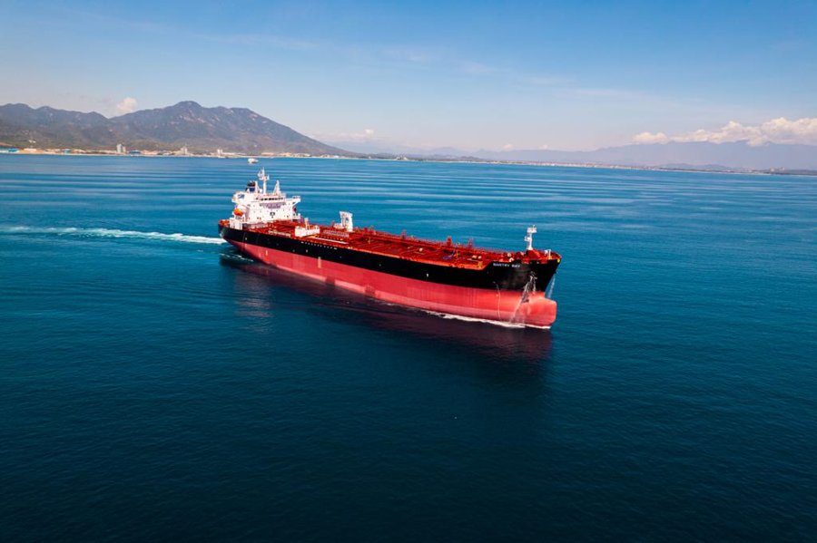 Currently transiting Celtic Sea: BANTRY BAY