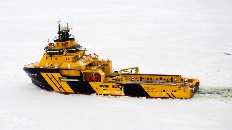 East British Isles Map: In a Packed Aberdeen Harbour: BRAGE VIKING