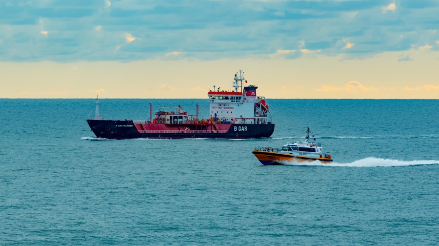 East Map: Currently off Skegness for Immingham: CGAS MARINER