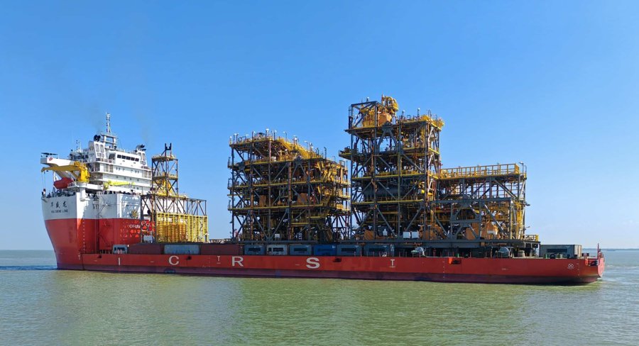 Anchored in Forth for Leith HUA SHENG LONG 