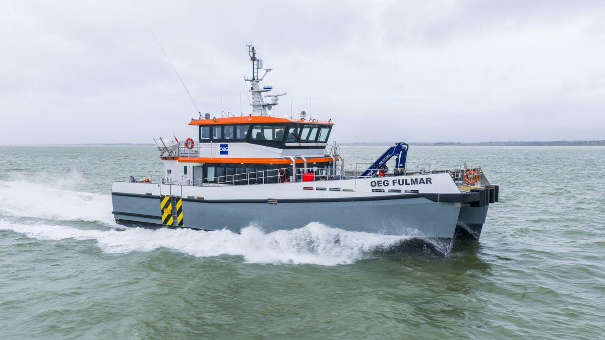 Mersey Departure: OEG FULMAR          