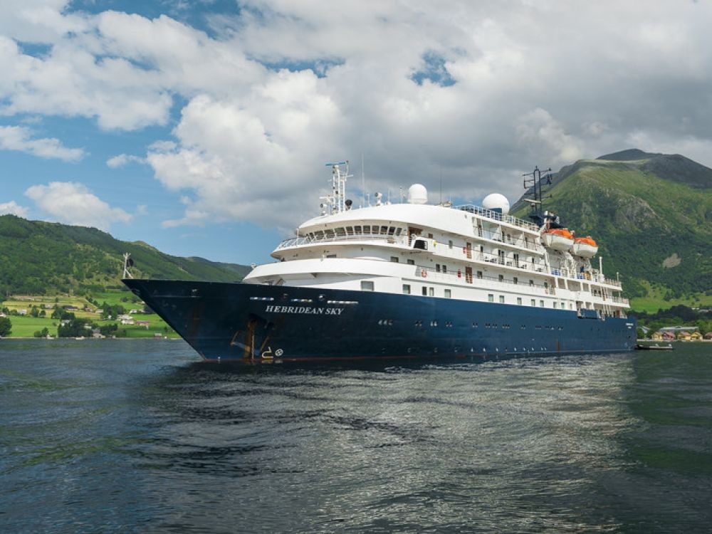  Celtic Sea - HEBRIDEAN SKY transiting Celtic Sea