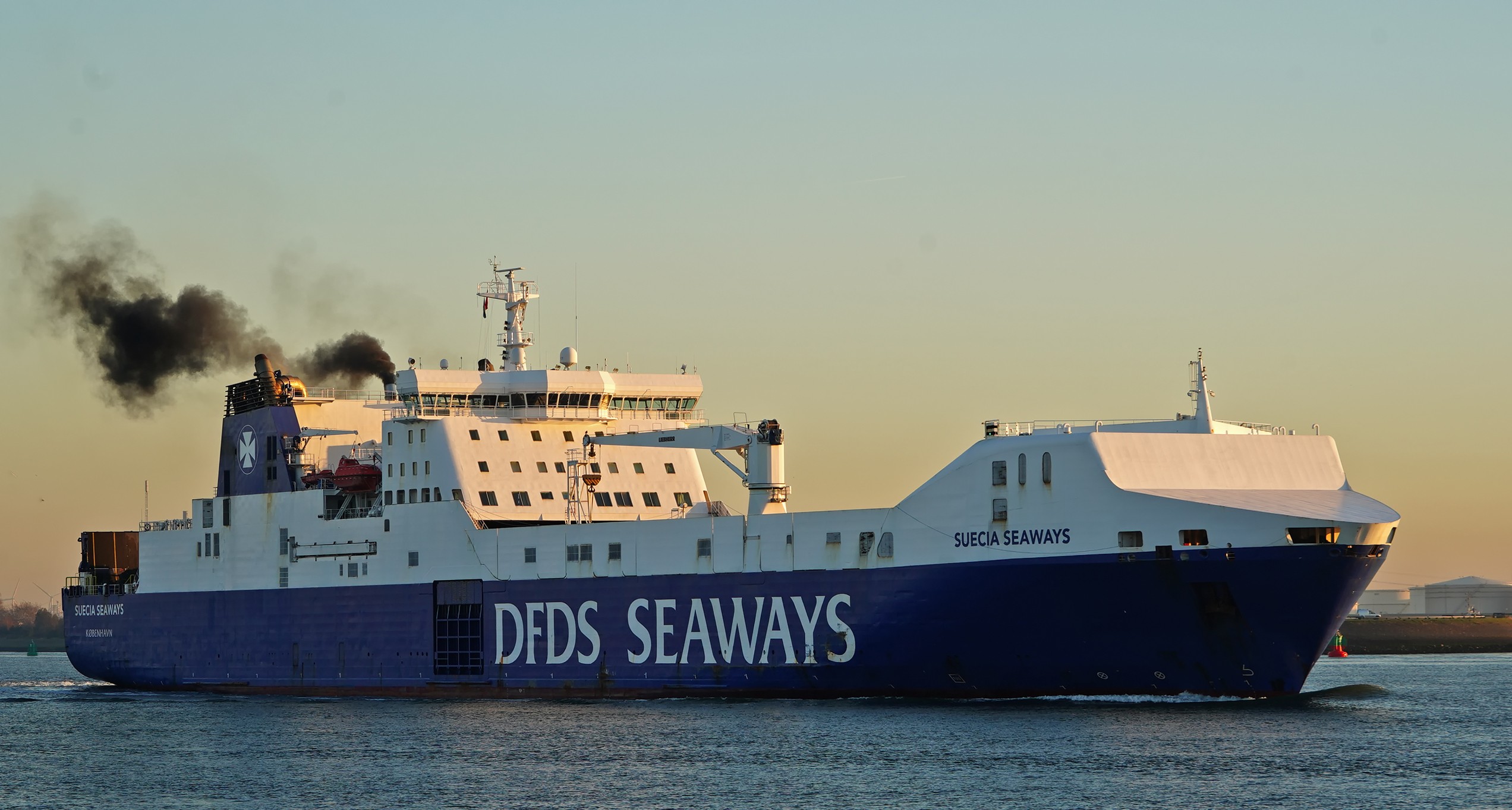 Felixstowe Departure: SUECIA SEAWAYS