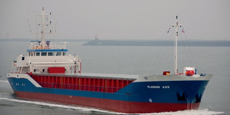 Transit: FLUVIUS AXE          entering English South Coast at The Dover Strait