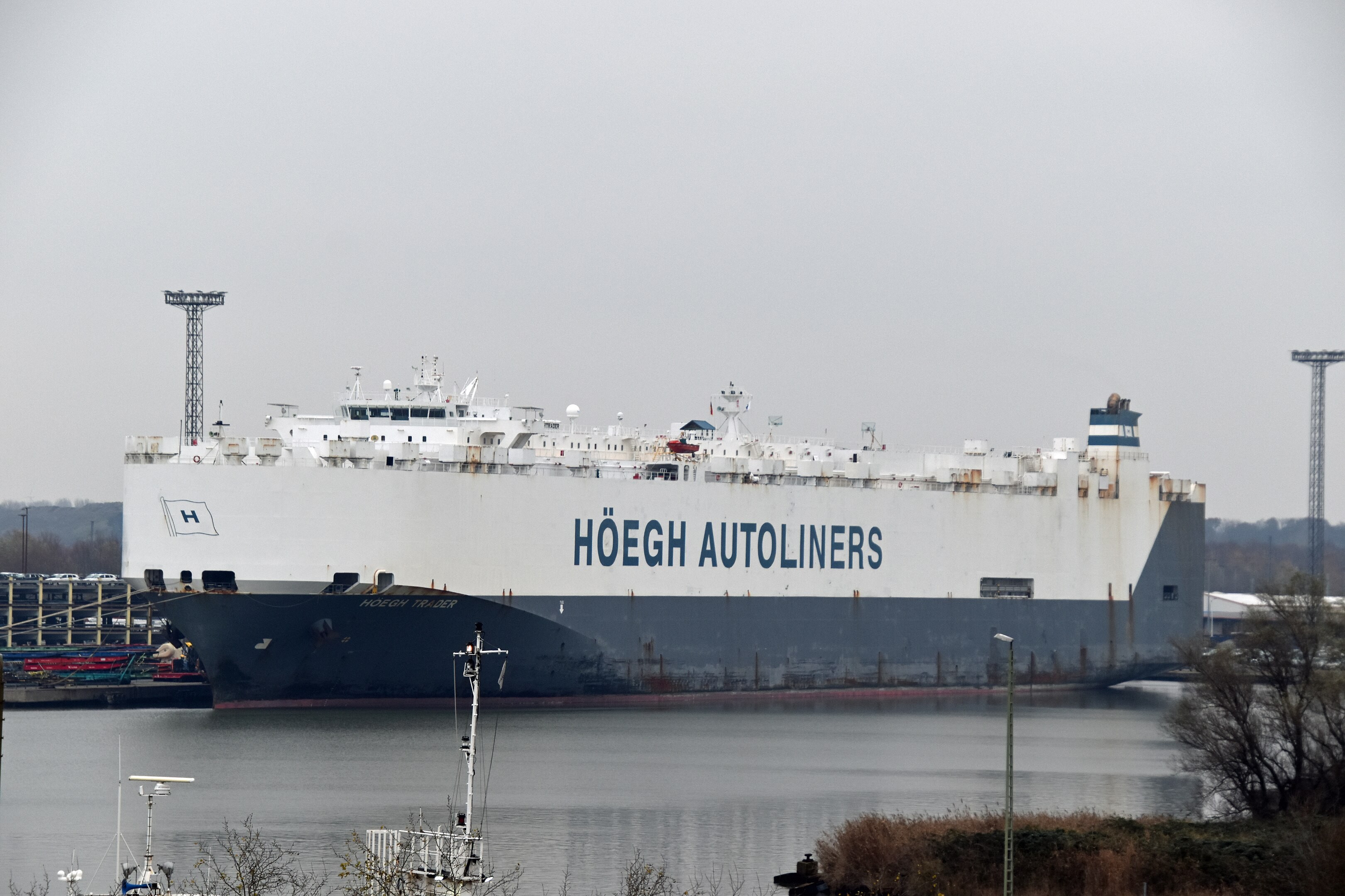 Transit: HOEGH TRADER         entering English South Coast at The Dover Strait