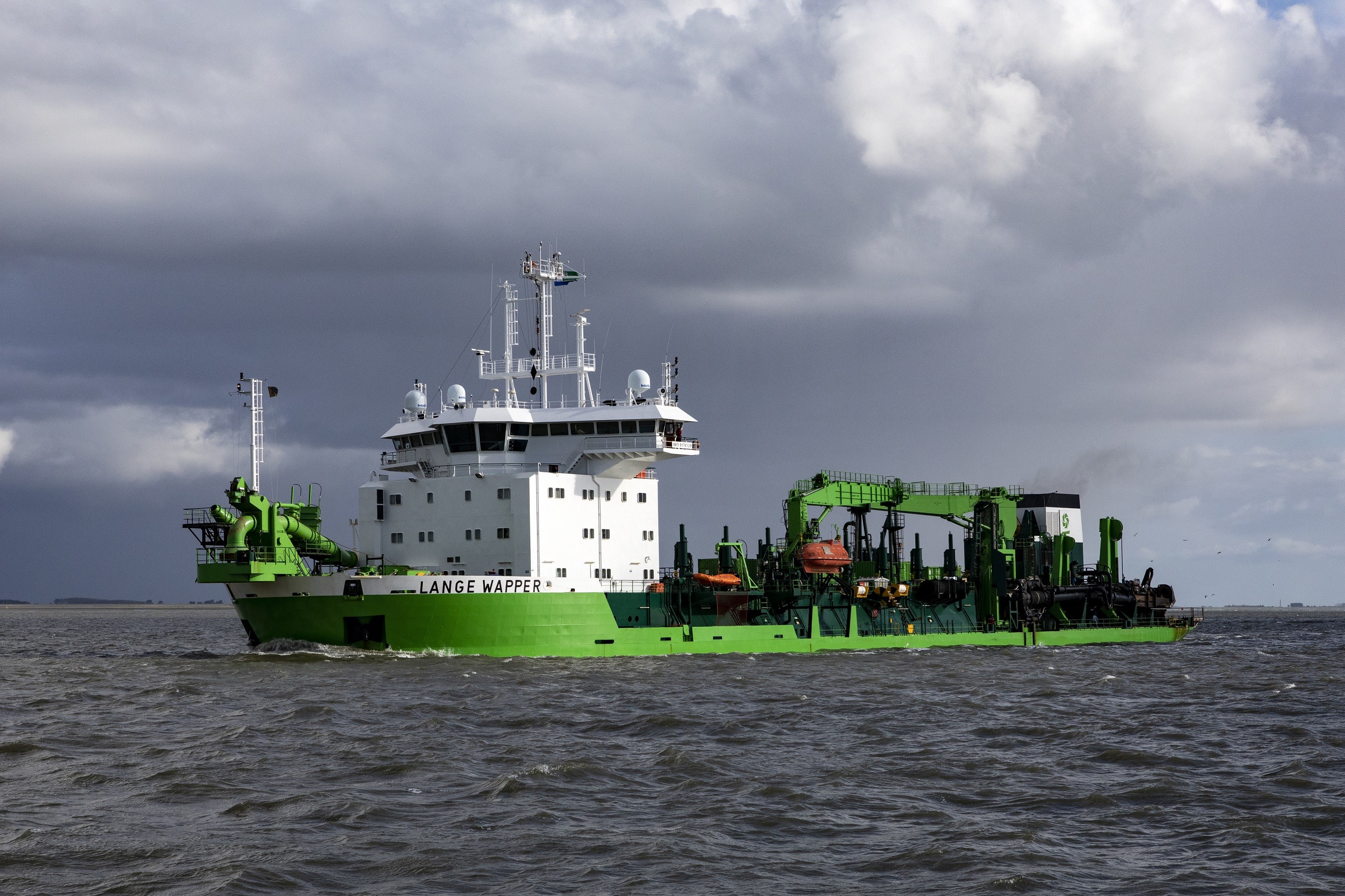 Transit: LANGE WAPPER entering English South Coast at The Dover Strait