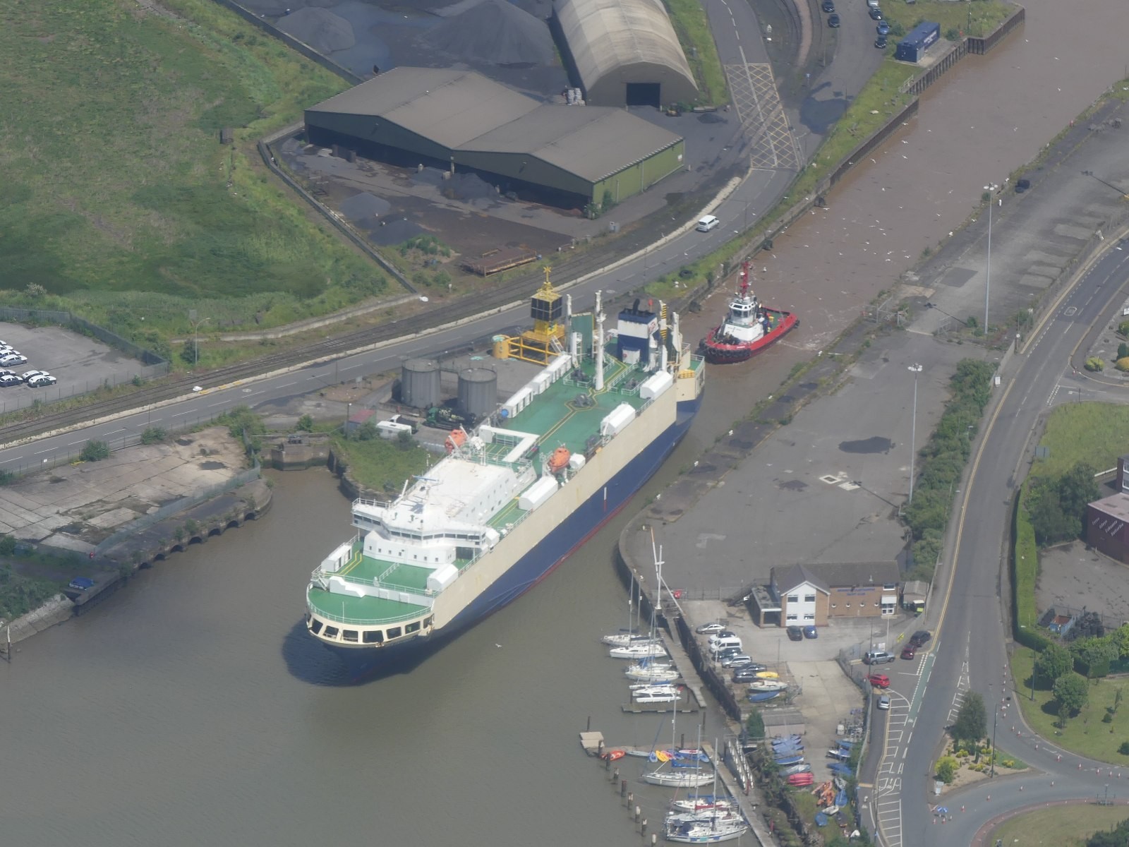 Humber Arrival: SEA CRUISER 2       