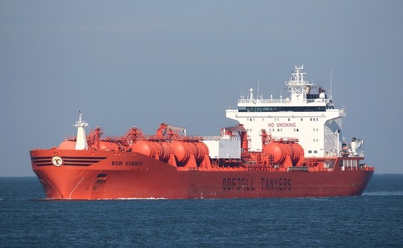 Transit: BOW SUMMER           entering English South Coast at The Dover Strait