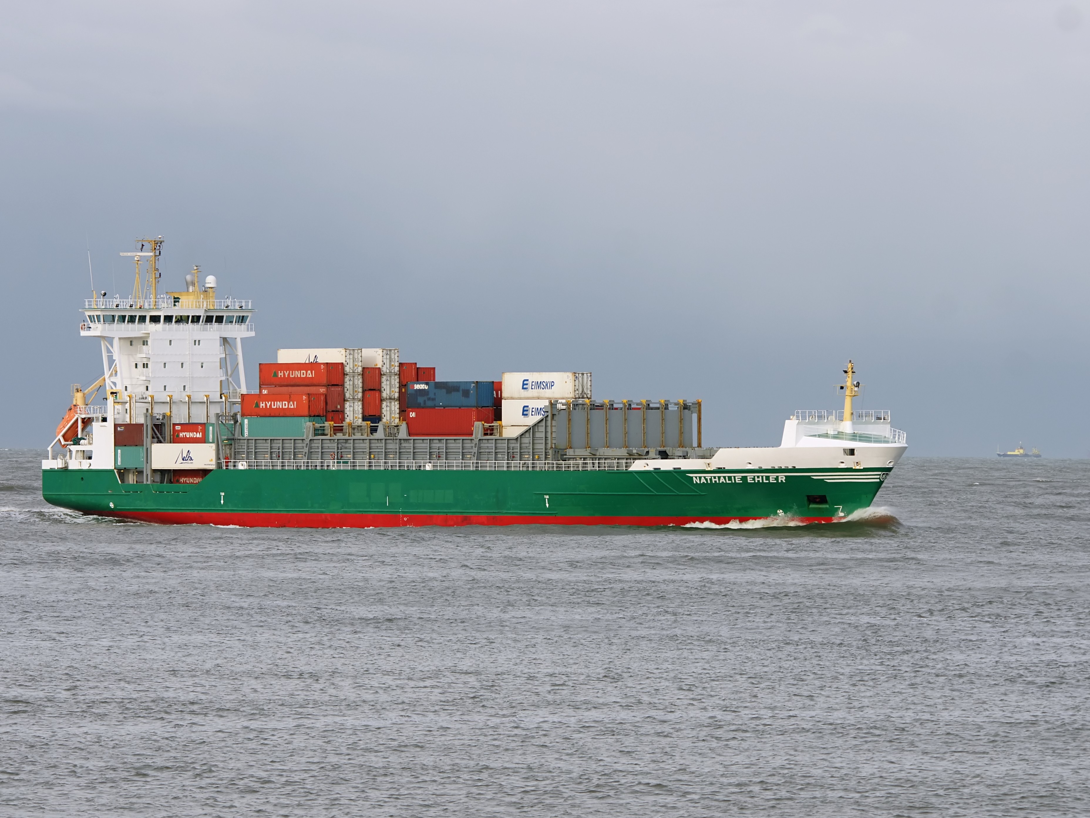 Transit: AMELIE BORCHARD entering English South Coast at The Dover Strait