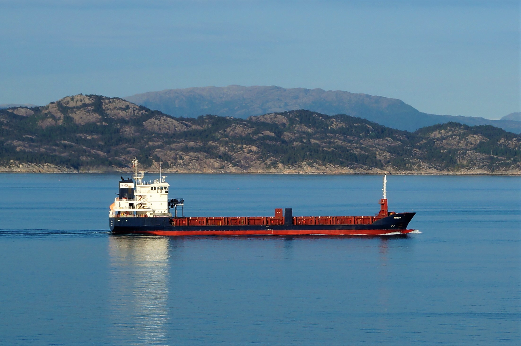 Thames Departure: KRISLIN             