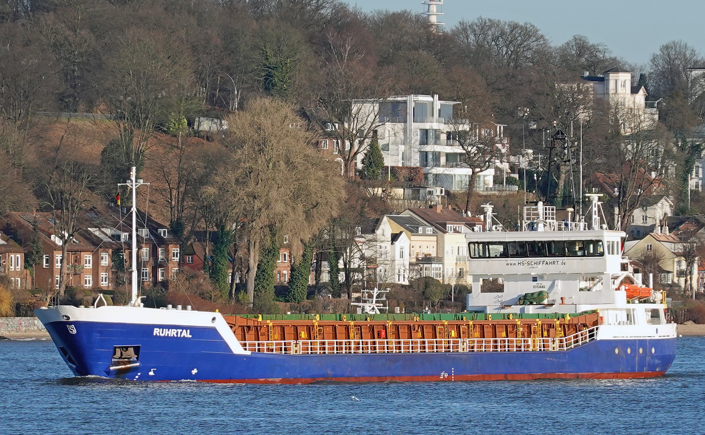  Irish Sea - RUHRTAL              transiting St Georges Channel