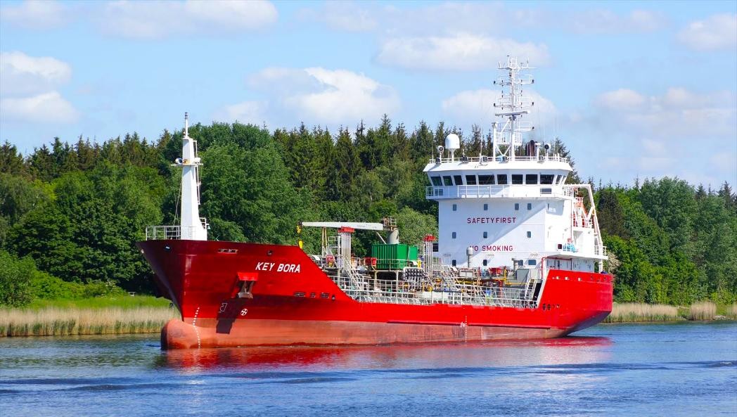  Celtic Sea - KEY BORA             transiting Celtic Sea