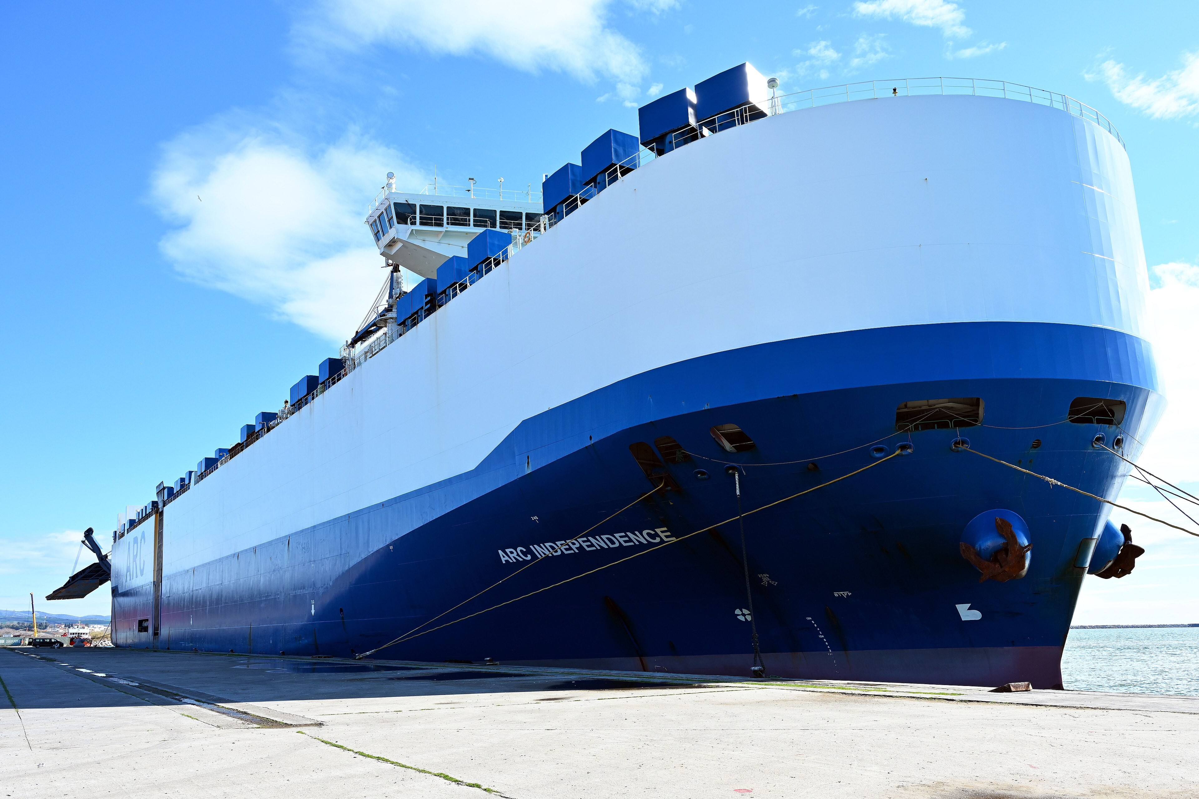 Transit: ARC INDEPENDENCE     entering English South Coast at The Dover Strait