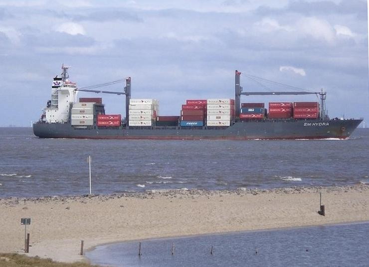 Thames Departure: EM HYDRA