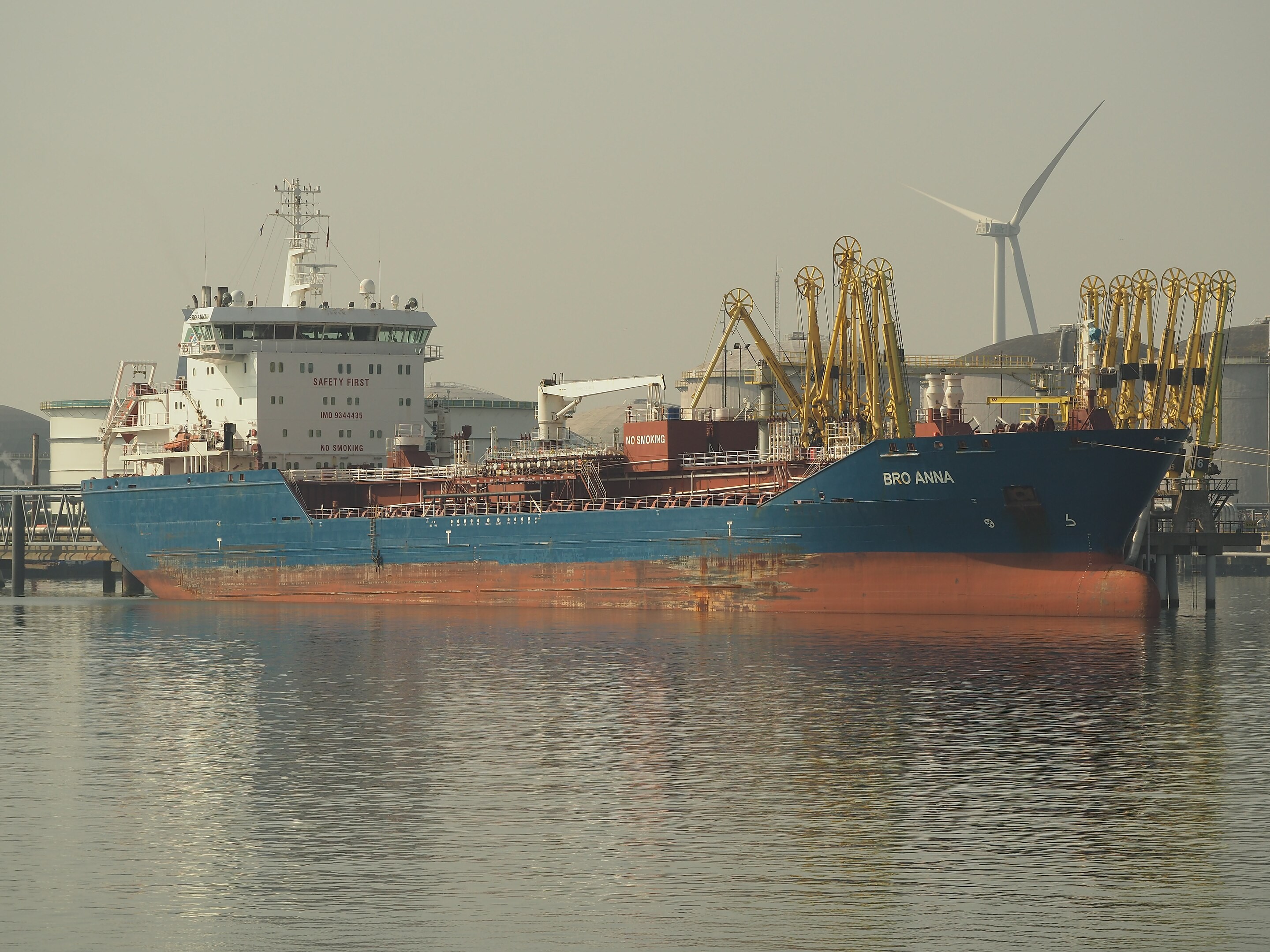 Transit: BRO ANNA             entering English South Coast at The Dover Strait