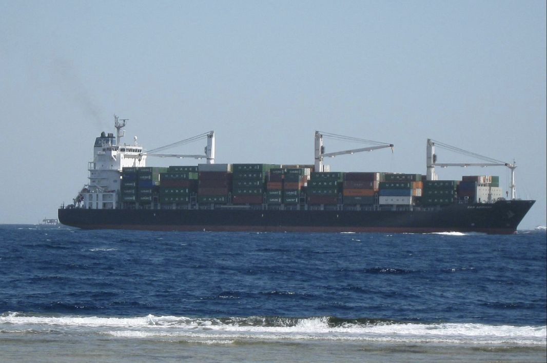 Transit: OKEE HENRI           entering English South Coast at The Dover Strait