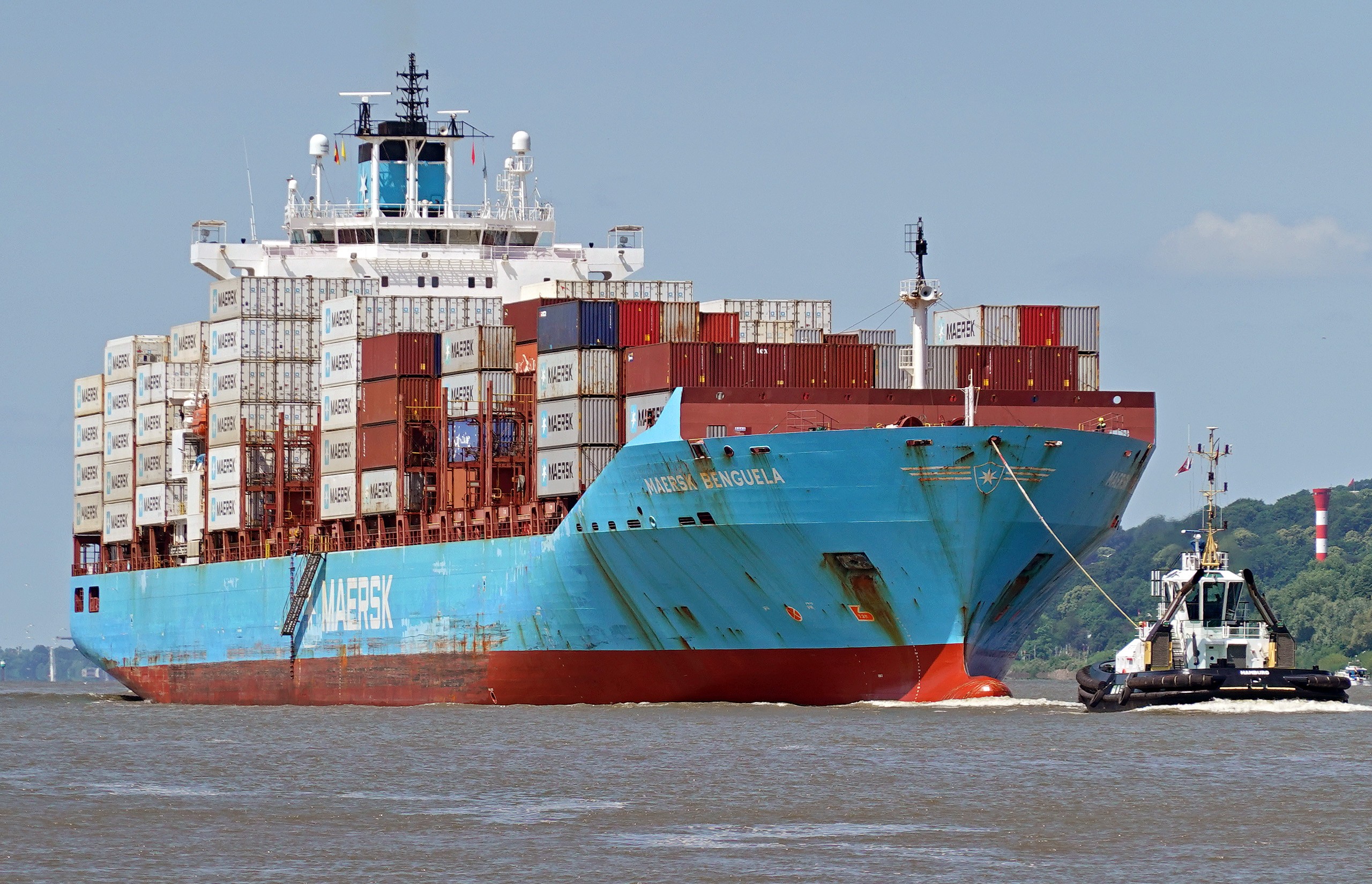  Celtic Sea - MAERSK BENGUELA      transiting Celtic Sea