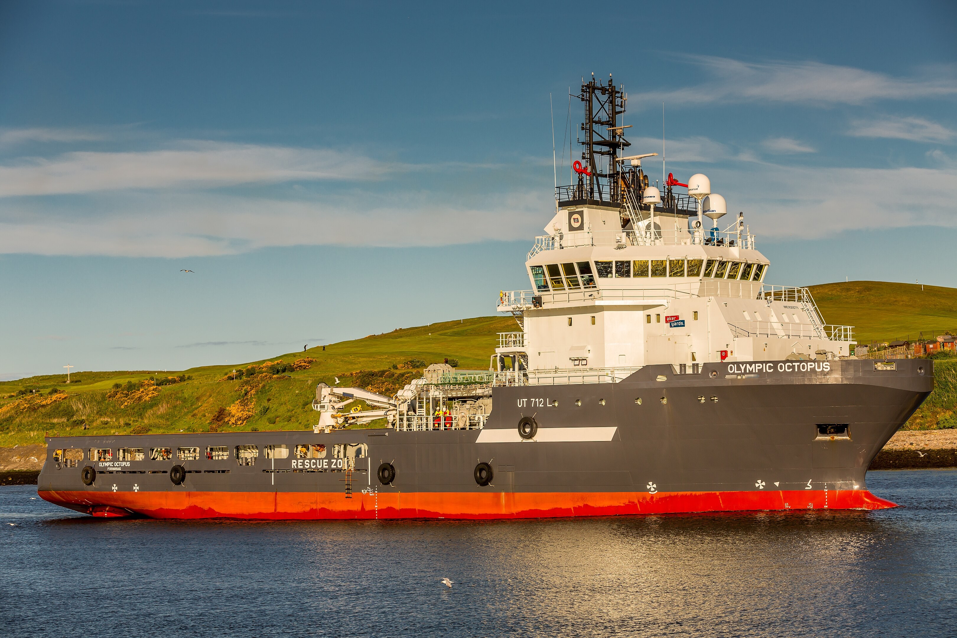  Scottish East Coast - BB OCTOPUS transiting Dornoch Firth Coast