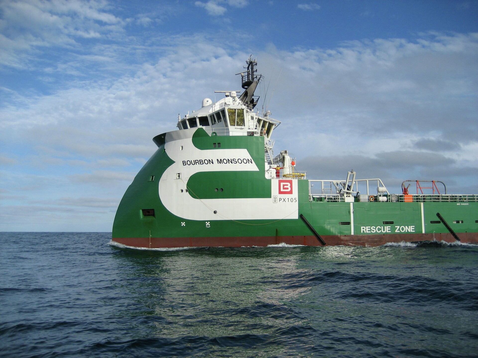  Scottish East Coast - MH MONSOON           transiting Tayside Coast