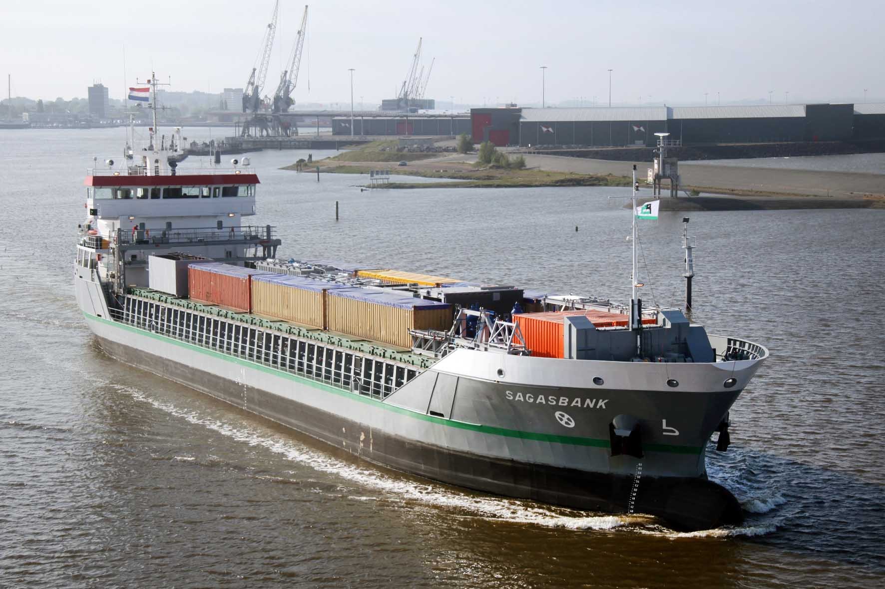 SAGASBANK transiting North Channel South Gate on the Scottish West Coast  