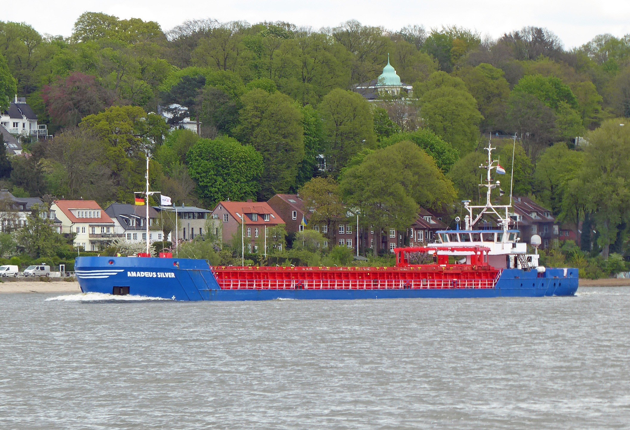 Transit: AMADEUS SILVER entering English South Coast at The Dover Strait