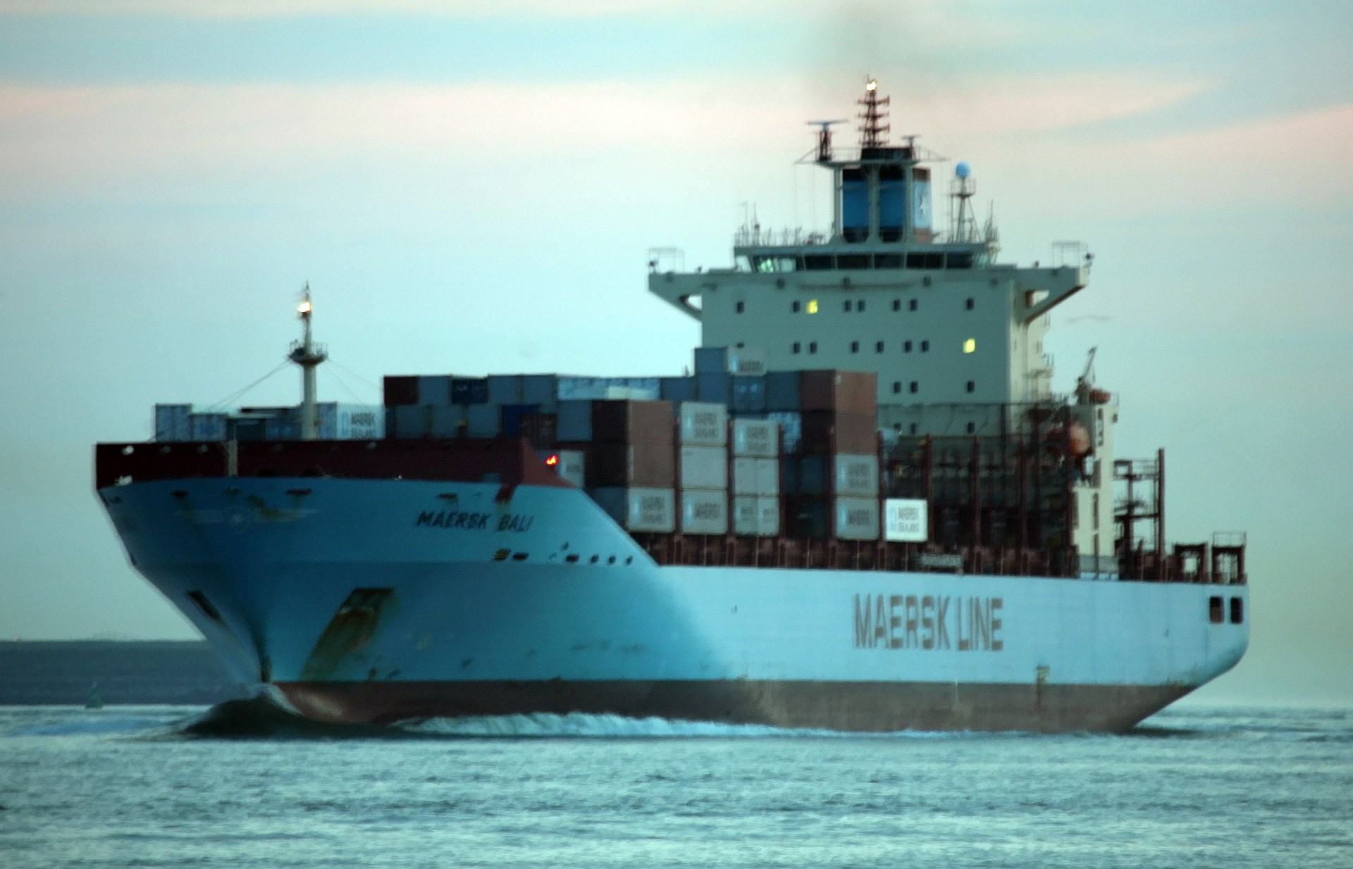 Transit: MAERSK BALI          entering English South Coast at The Dover Strait