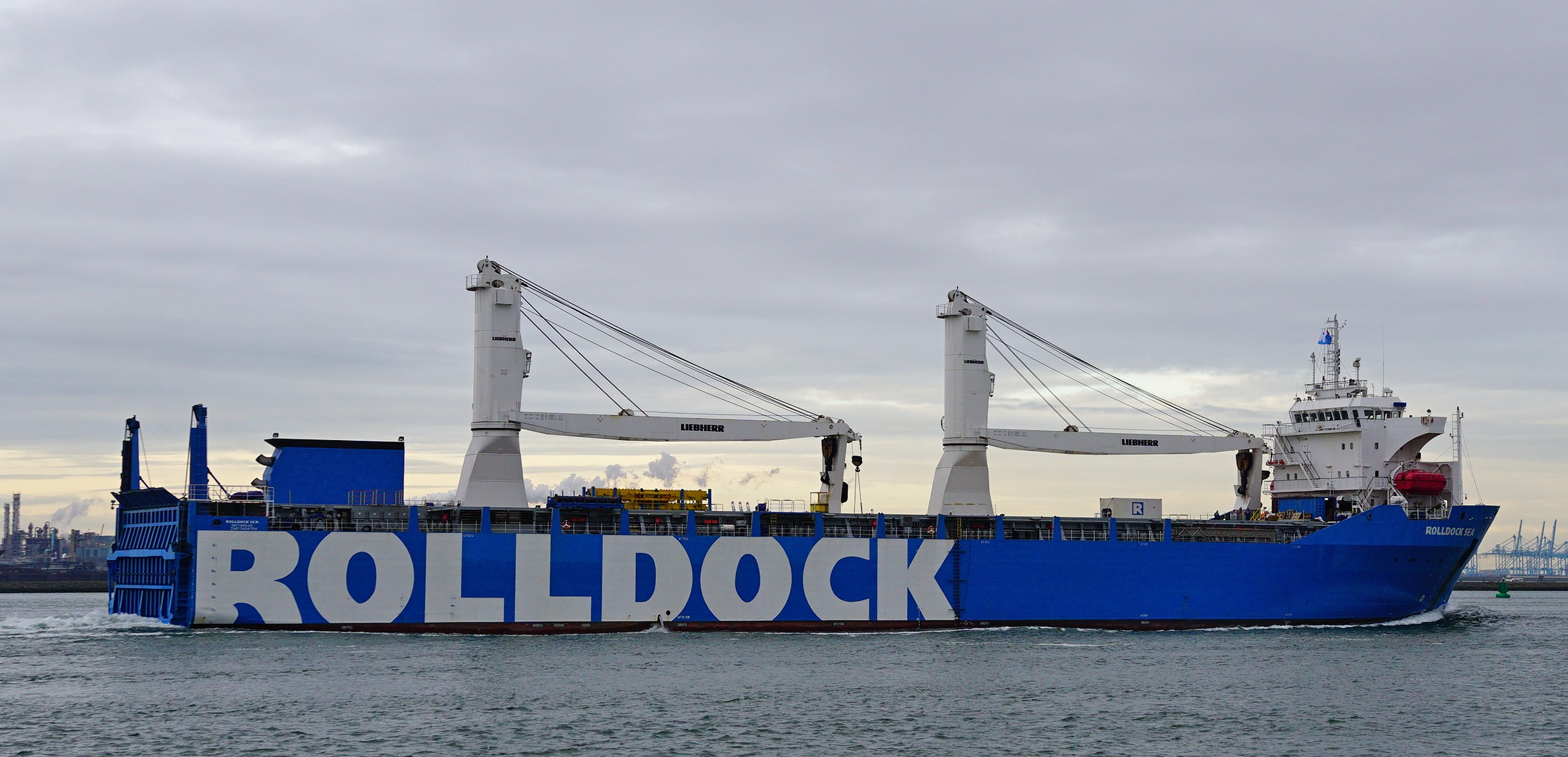 Transit: ROLLDOCK SEA entering English South Coast at The Dover Strait