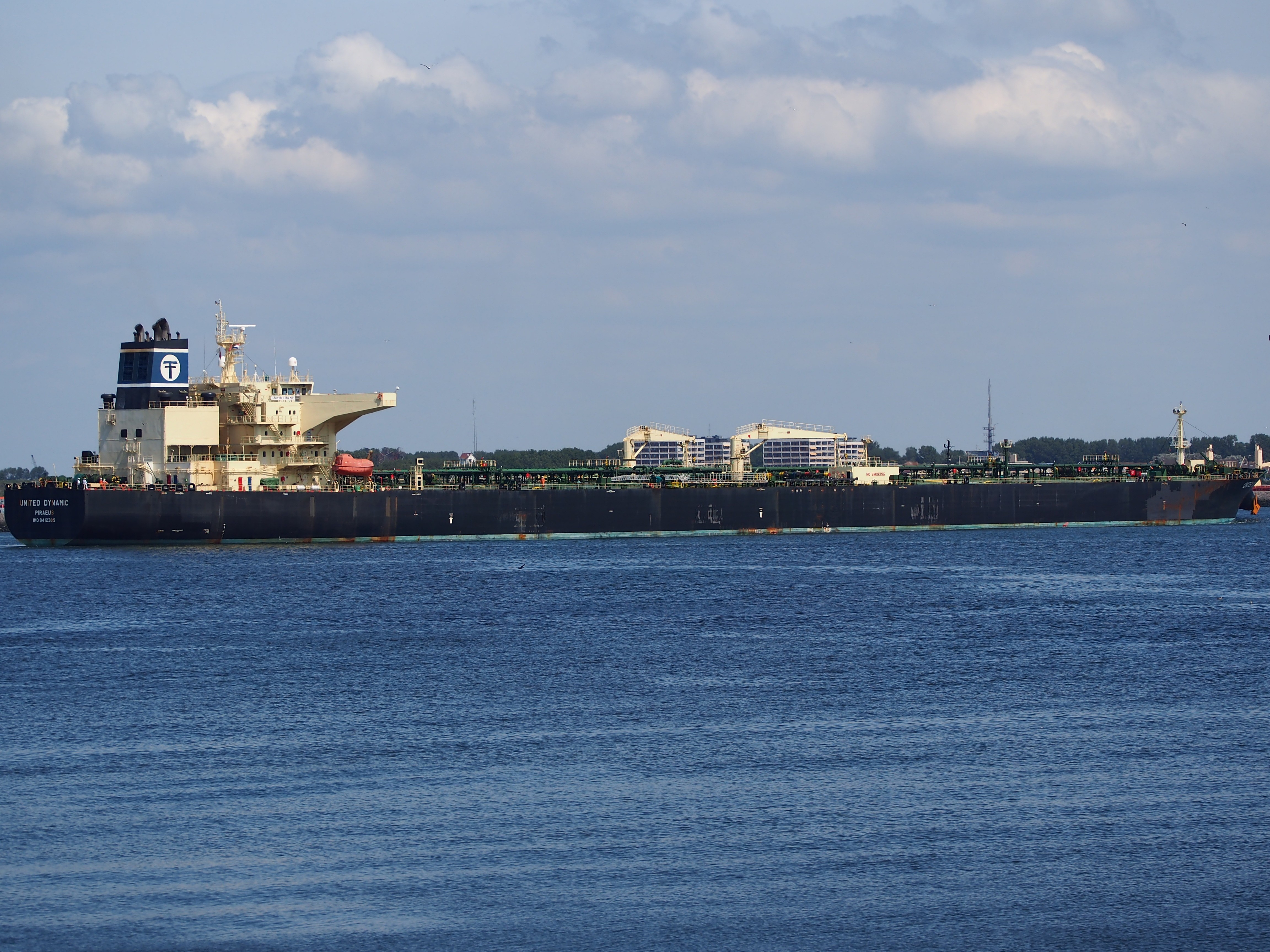  Celtic Sea - DELTA MED            transiting Celtic Sea