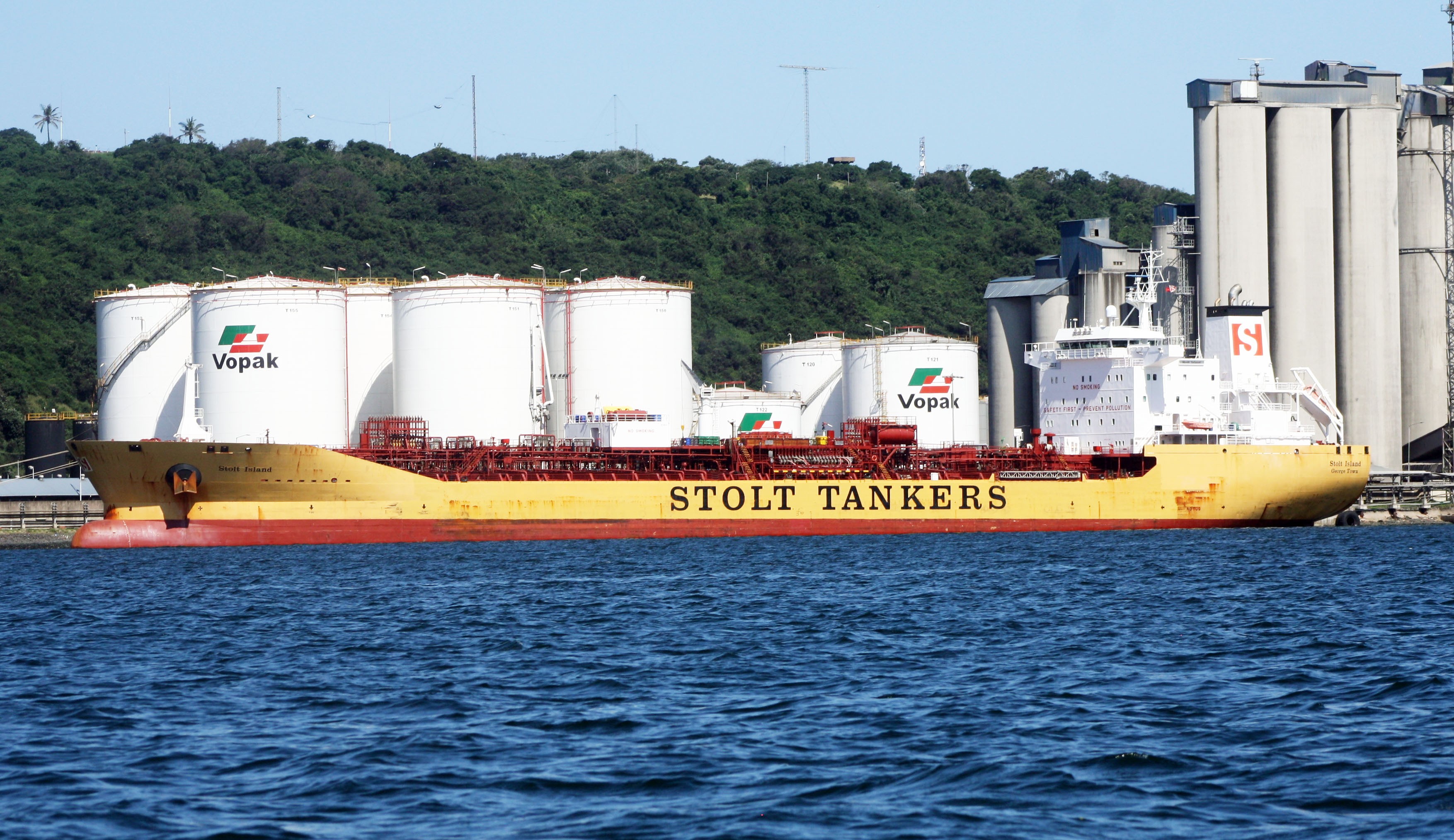 Transit: STOLT ISLAND         entering English South Coast at The Dover Strait