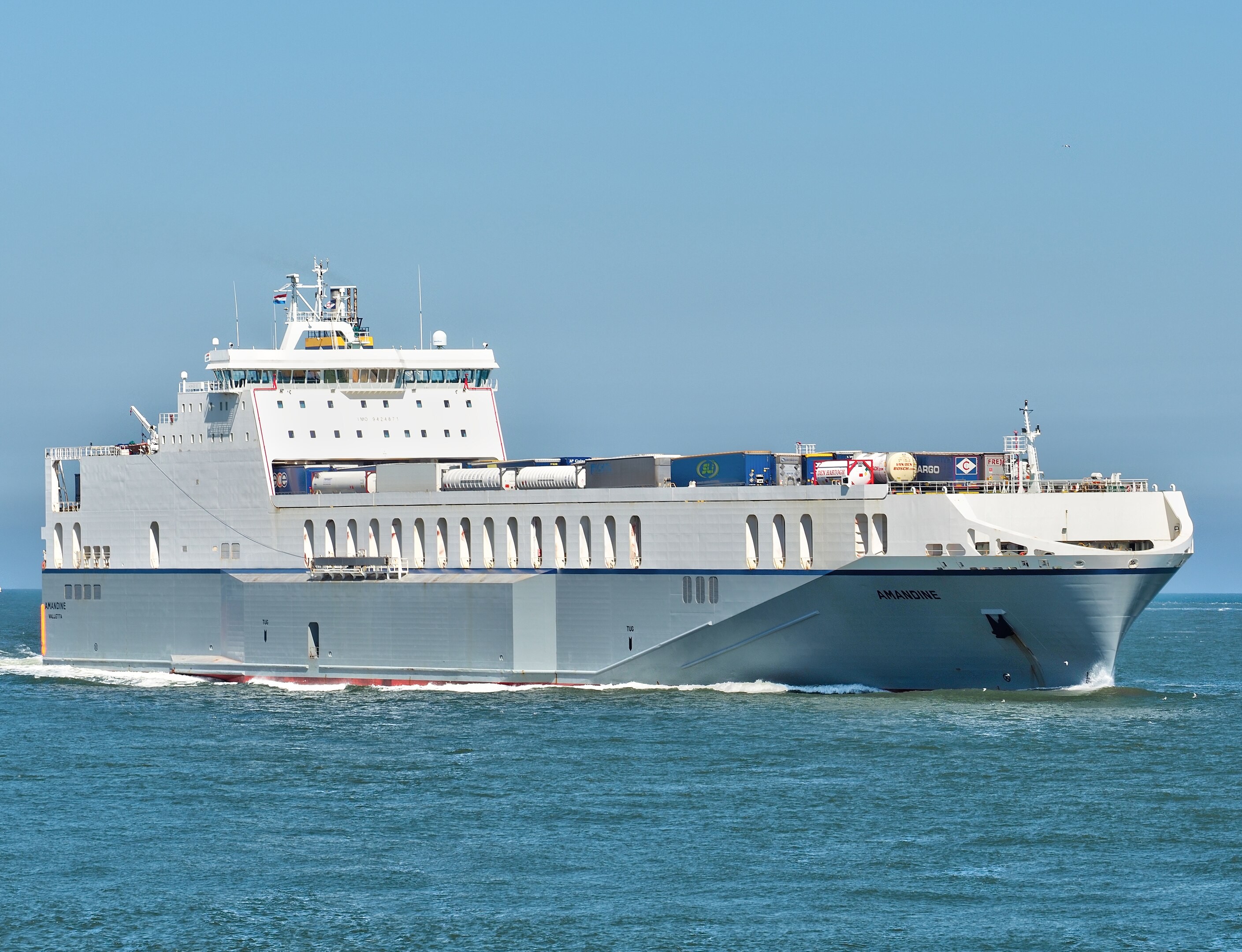 Thames Departure: AMANDINE