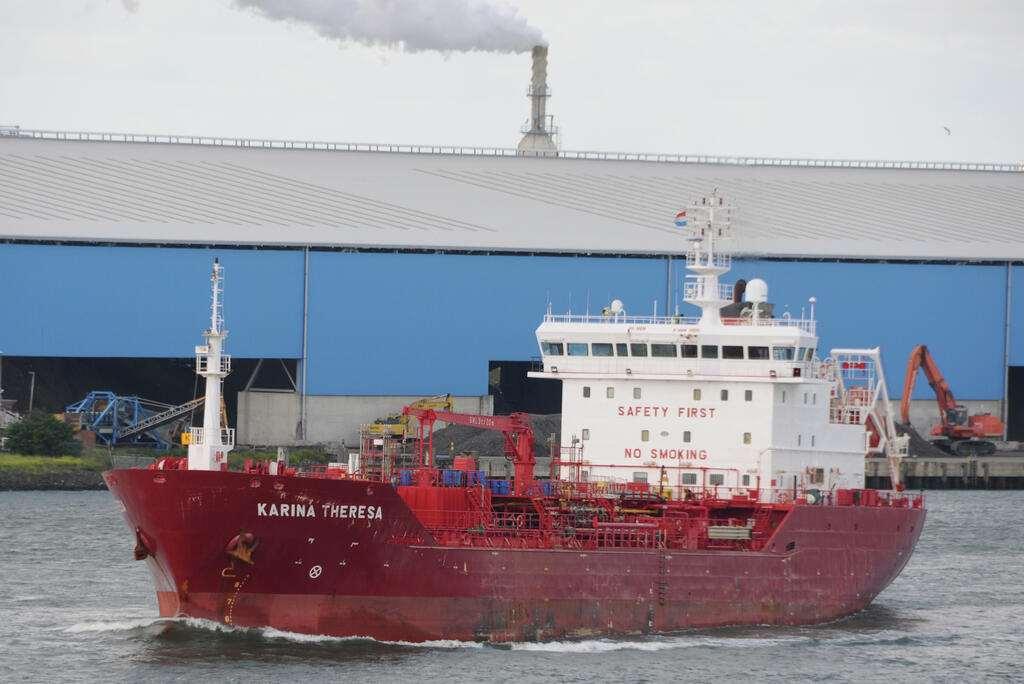 Transit: KARINA THERESA entering English South Coast at The Dover Strait