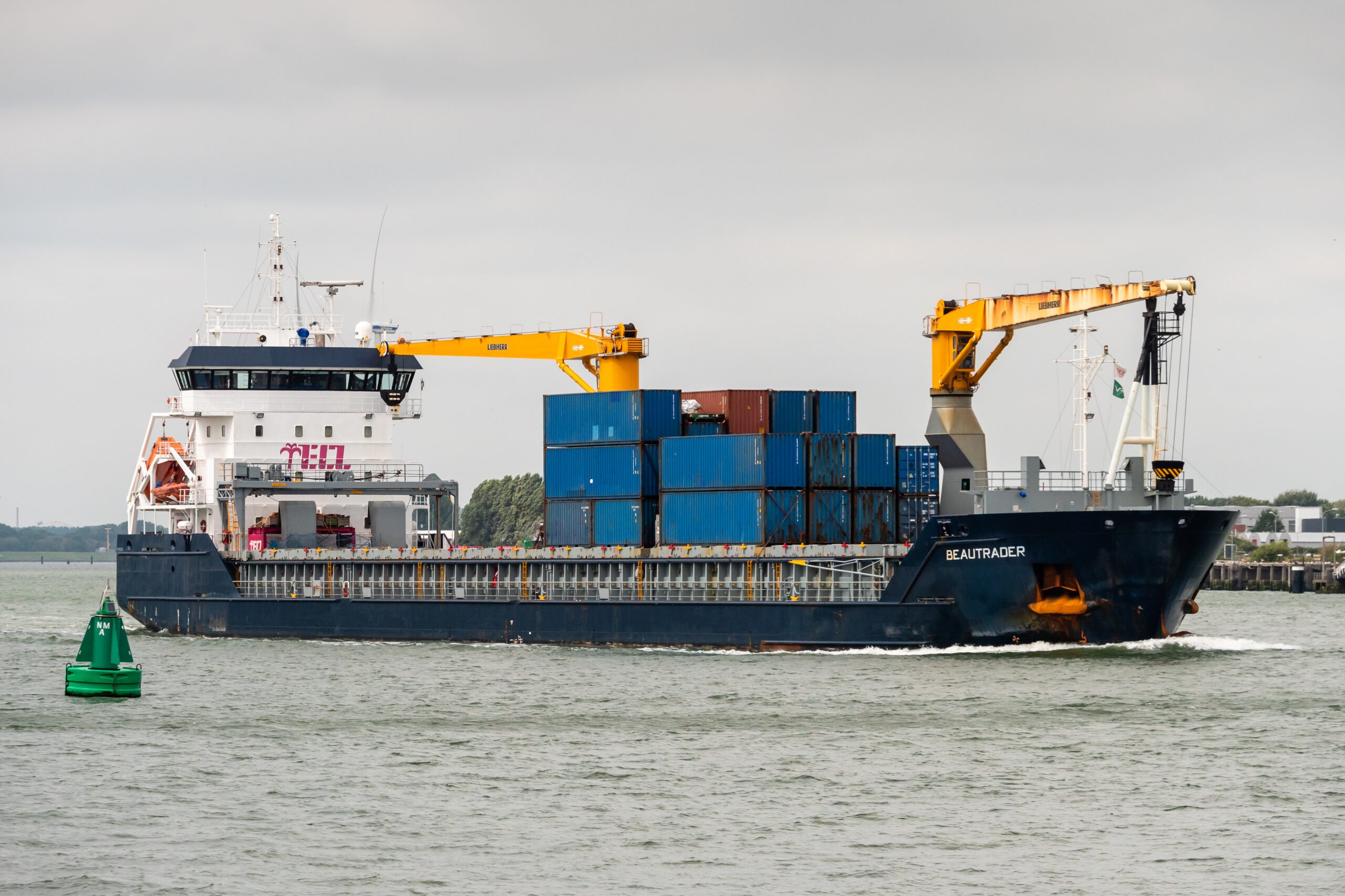 Transit: BEAUTRADER           entering English South Coast at The Dover Strait