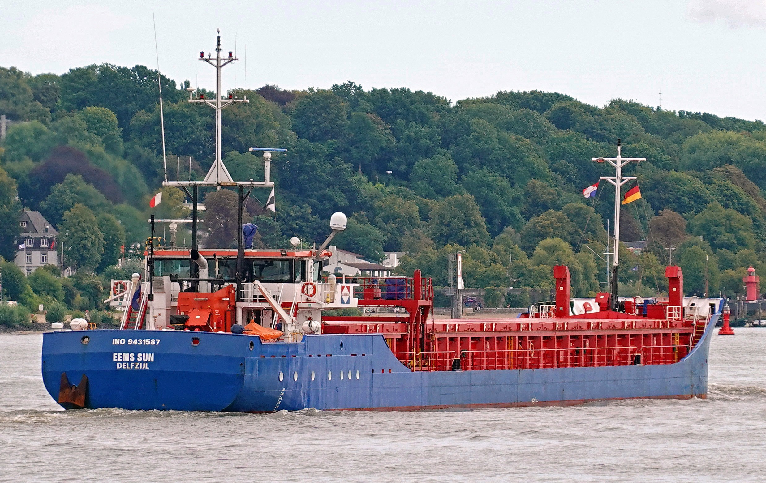 Thames Departure: EEMS SUN            