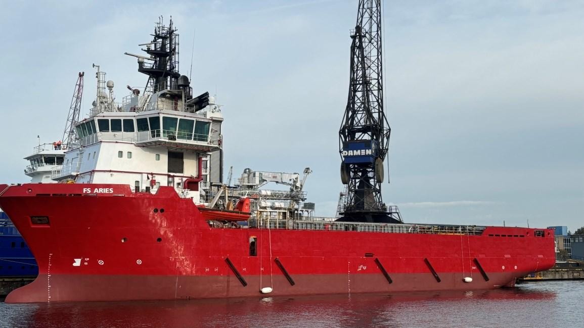  Scottish East Coast - FS ARIES             transiting Tayside Coast