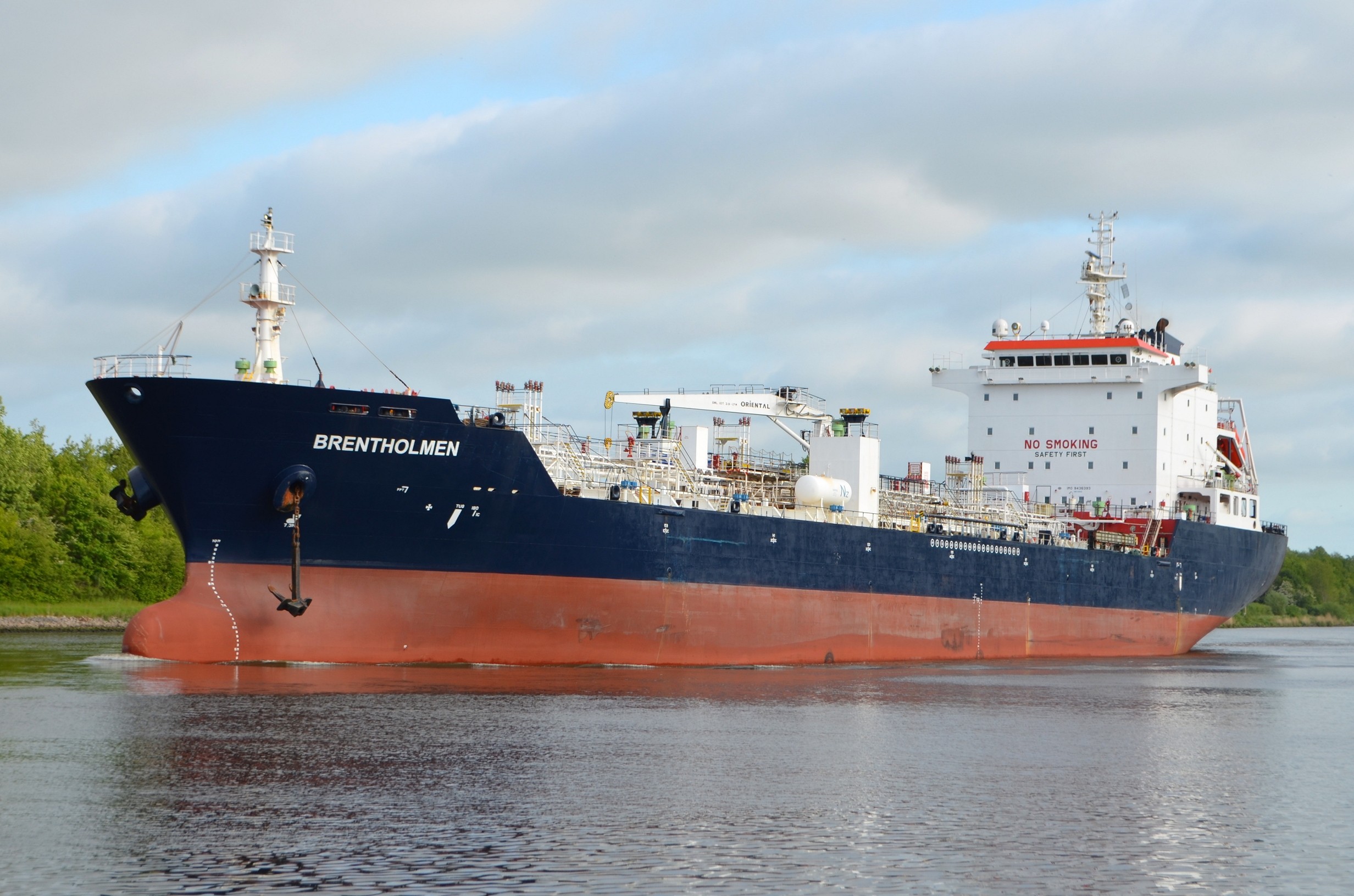Transit: BRENTHOLMEN entering English South Coast at The Dover Strait