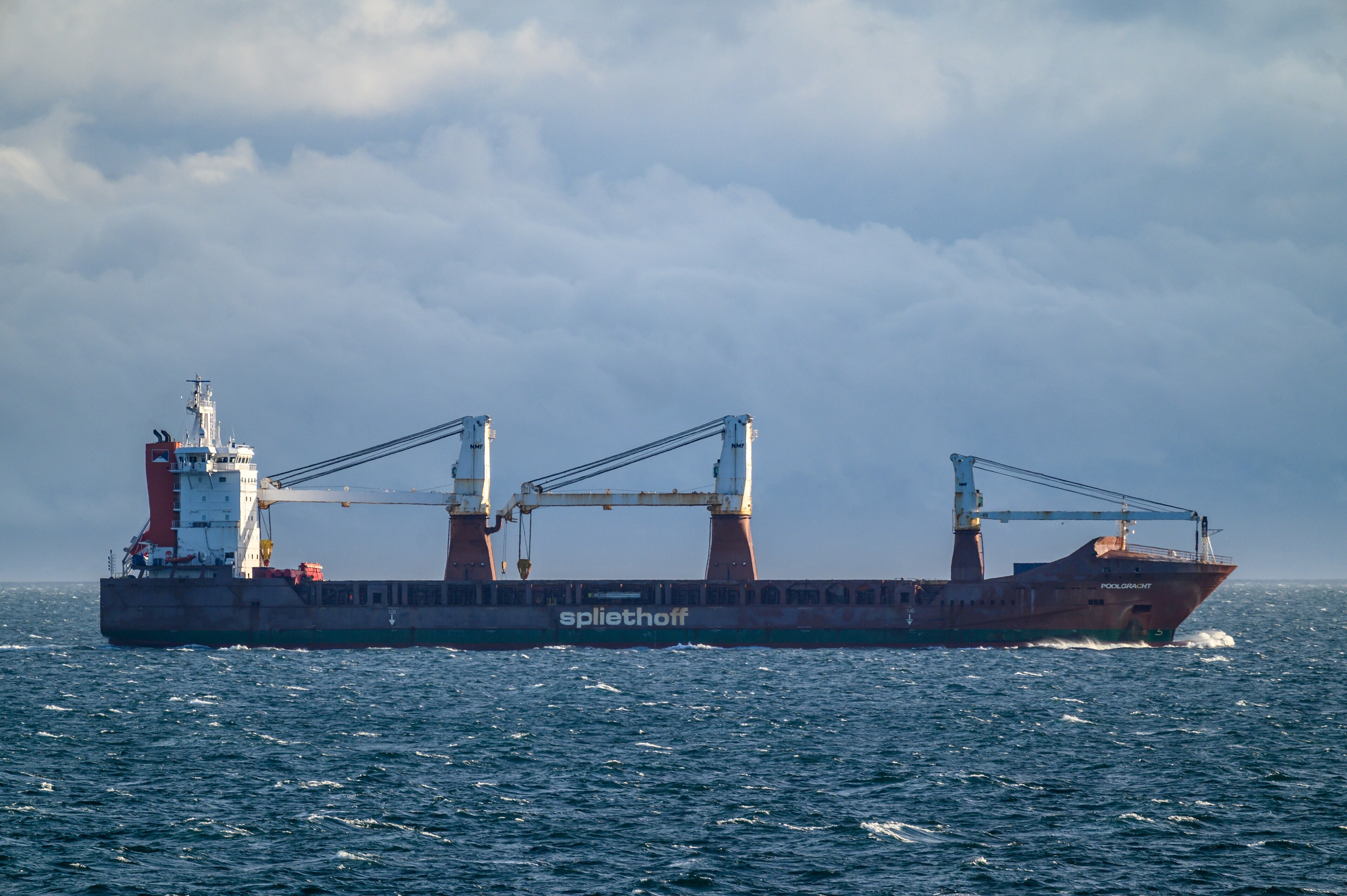  Scottish East Coast - POOLGRACHT           transiting Aberdeenshire Coast