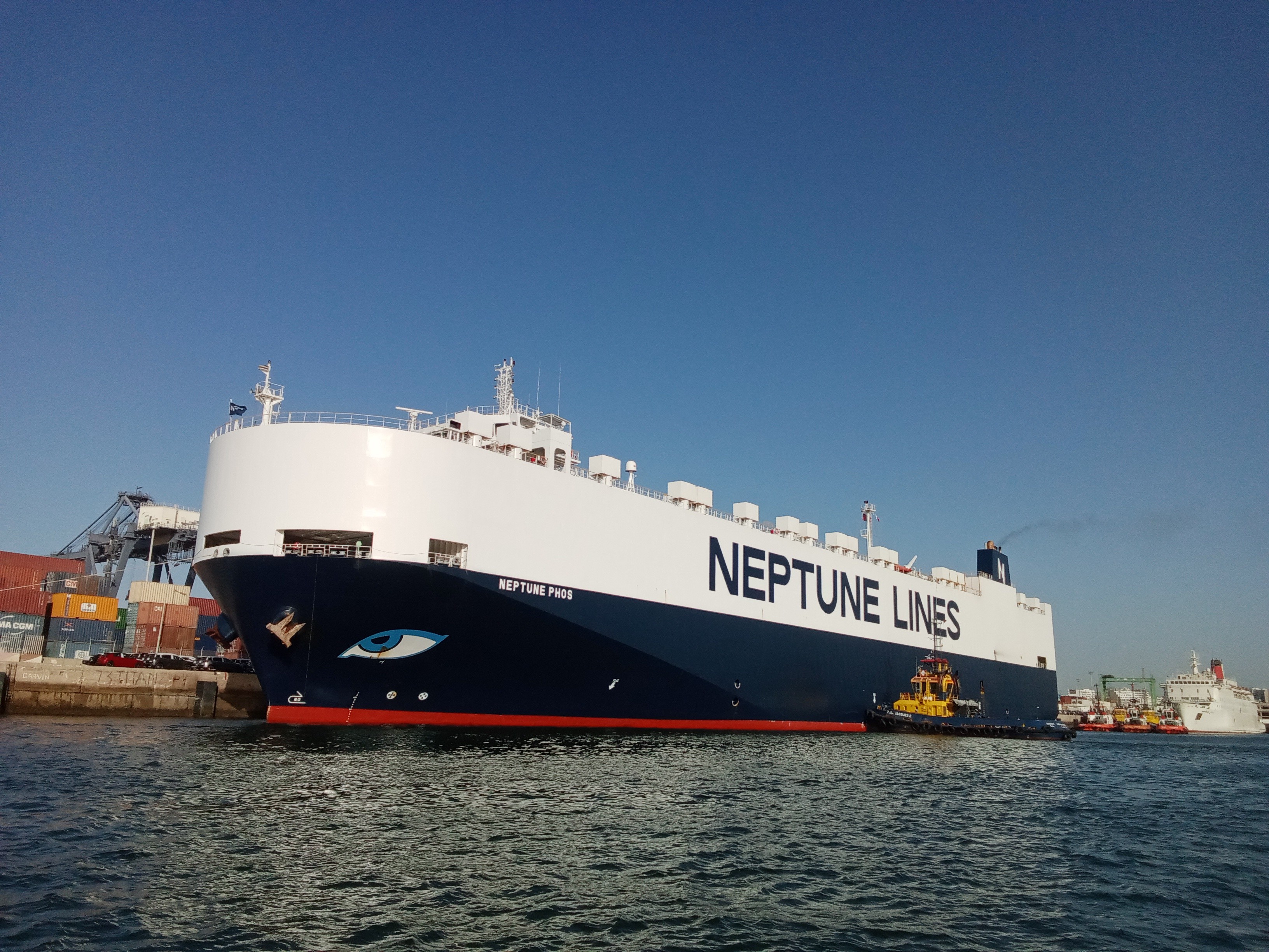 Transit: NEPTUNE PHOS         entering English South Coast at The Dover Strait