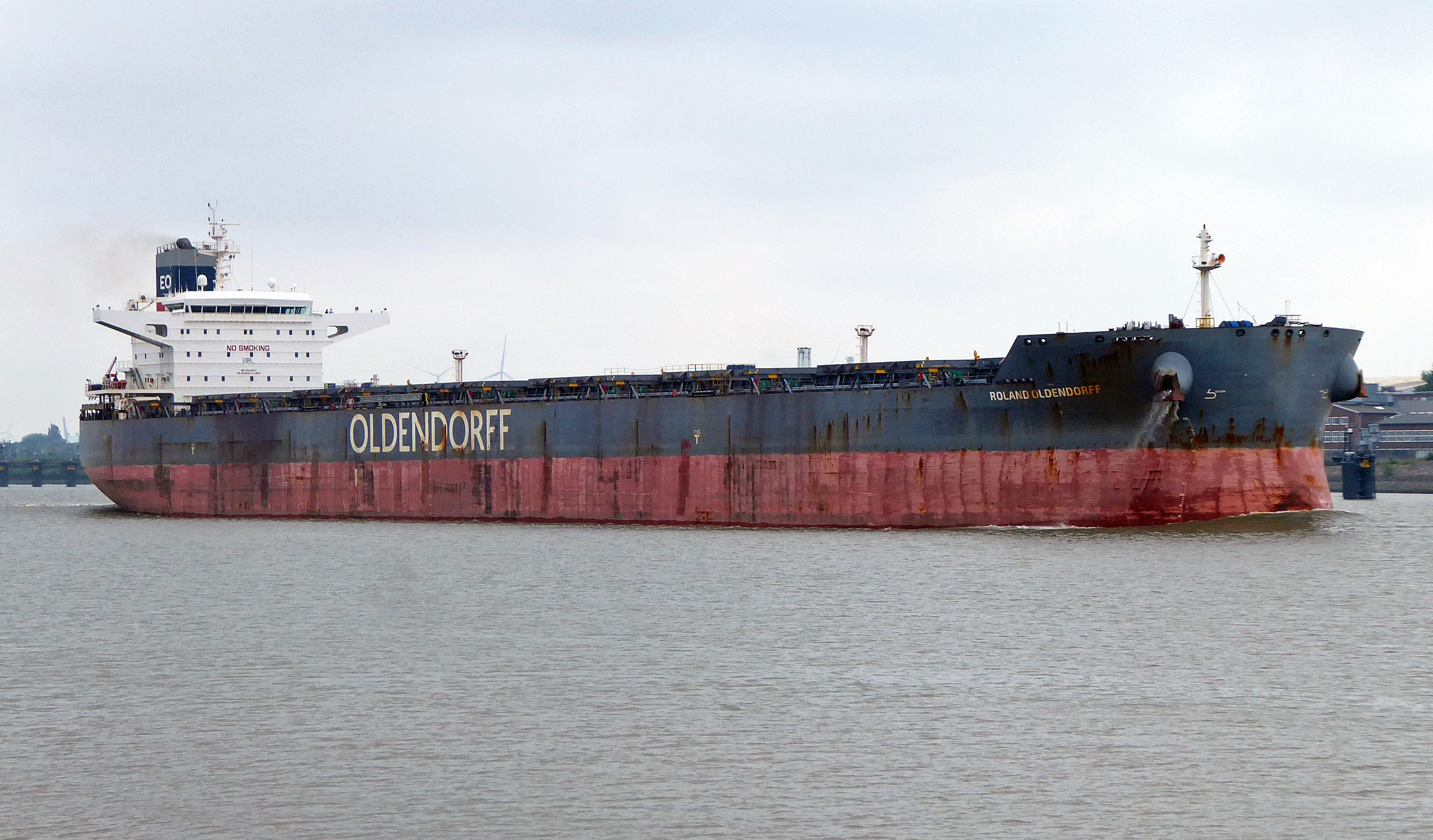 Transit: ROLAND OLDENDORFF entering English South Coast at The Dover Strait