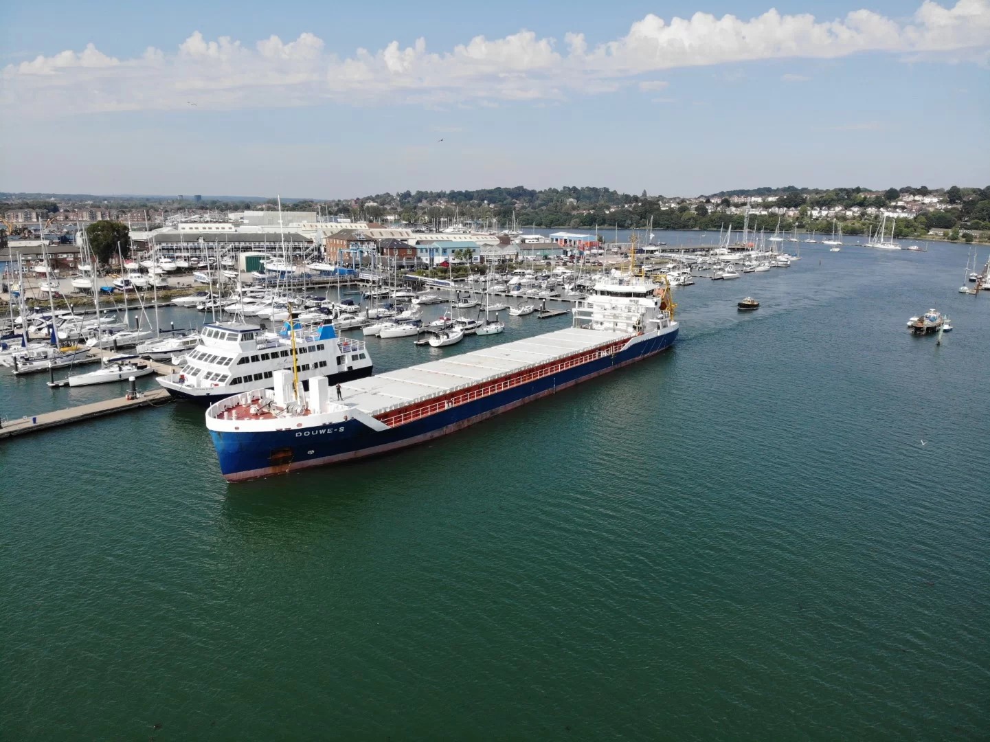 DOUWE-S              transiting John O'Groats Approach on the Scottish East Coast  