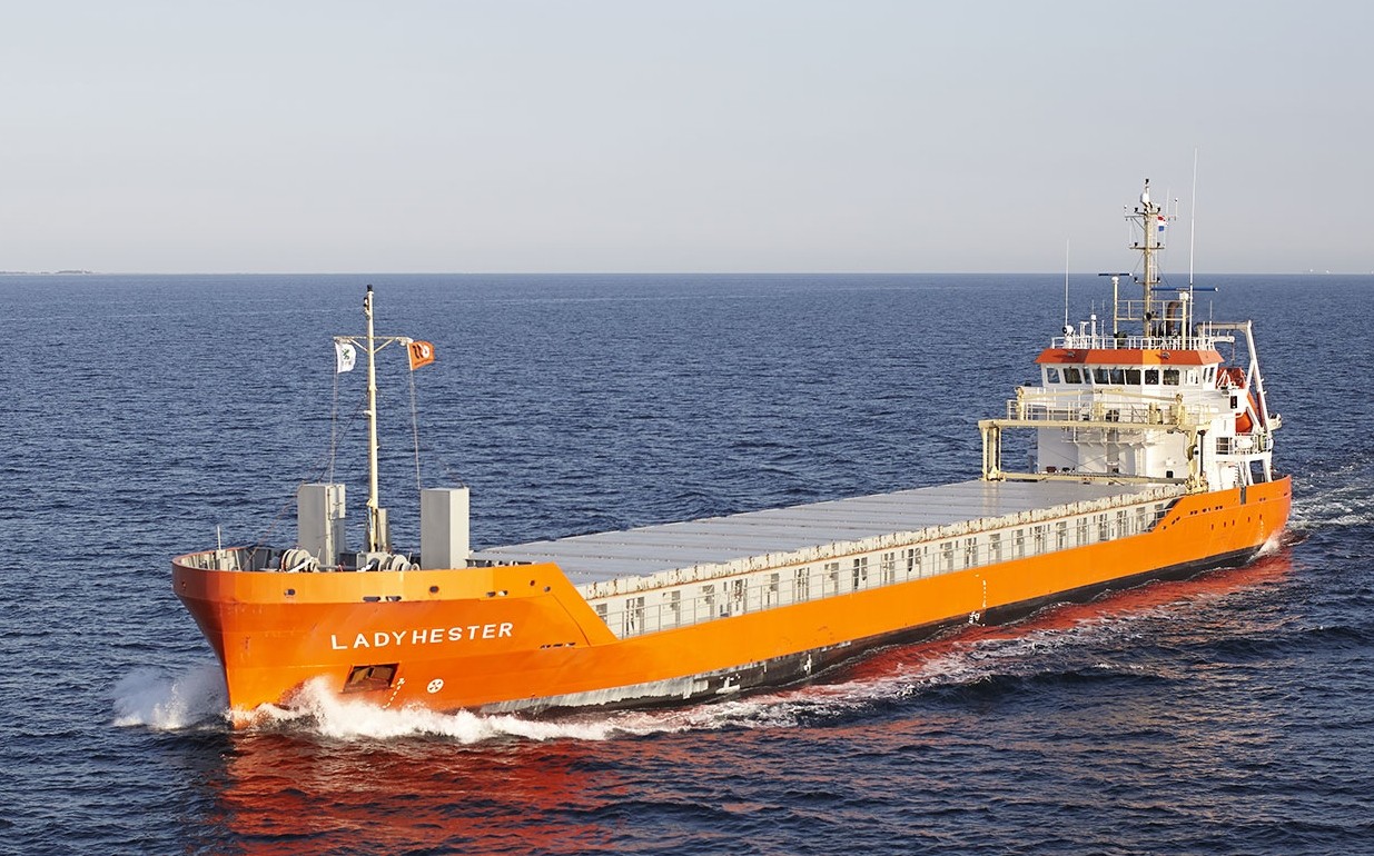 Transit: LADY HESTER          entering English South Coast at The Dover Strait
