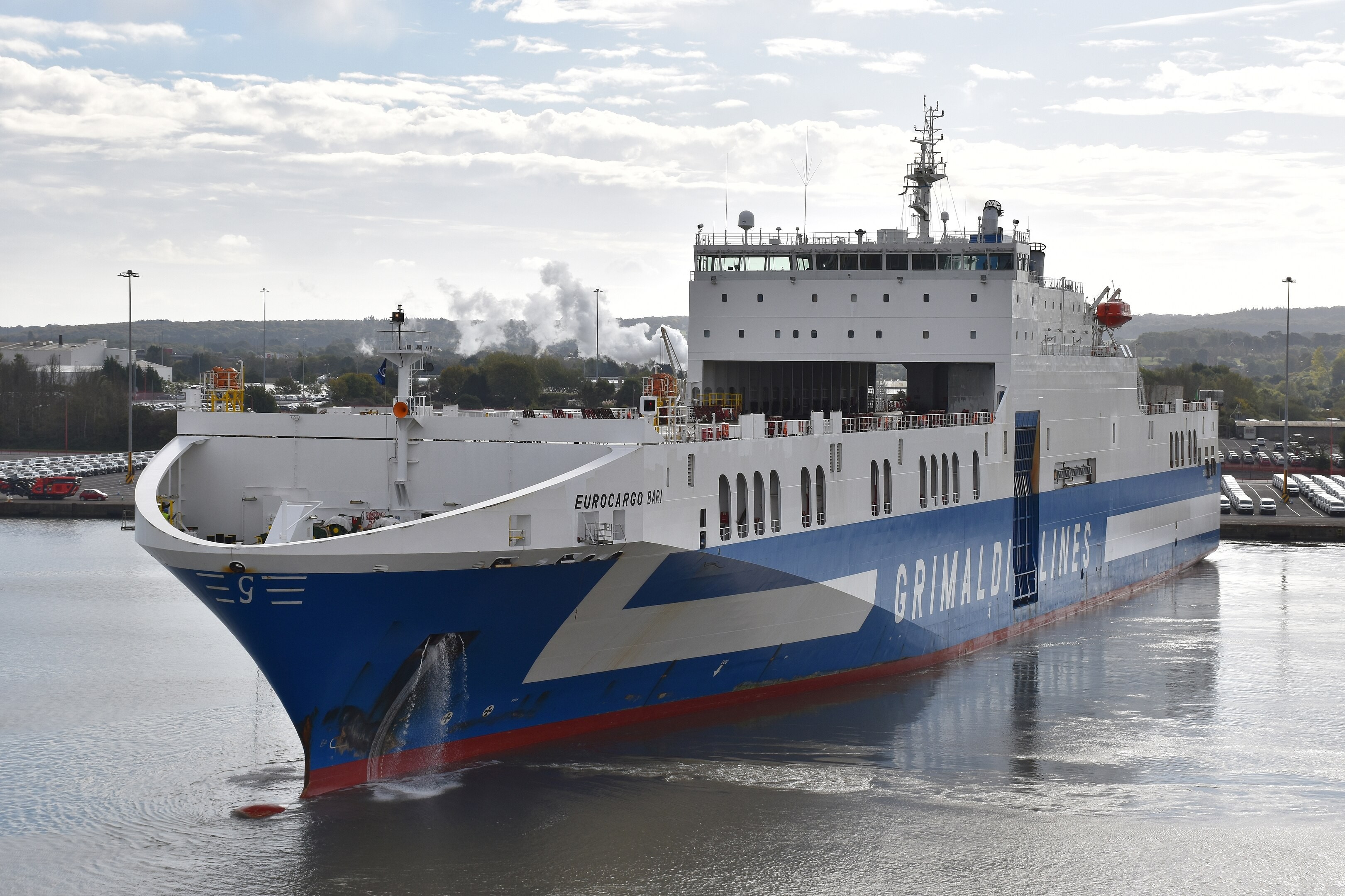 Transit: EUROCARGO BARI       entering English South Coast at The Dover Strait