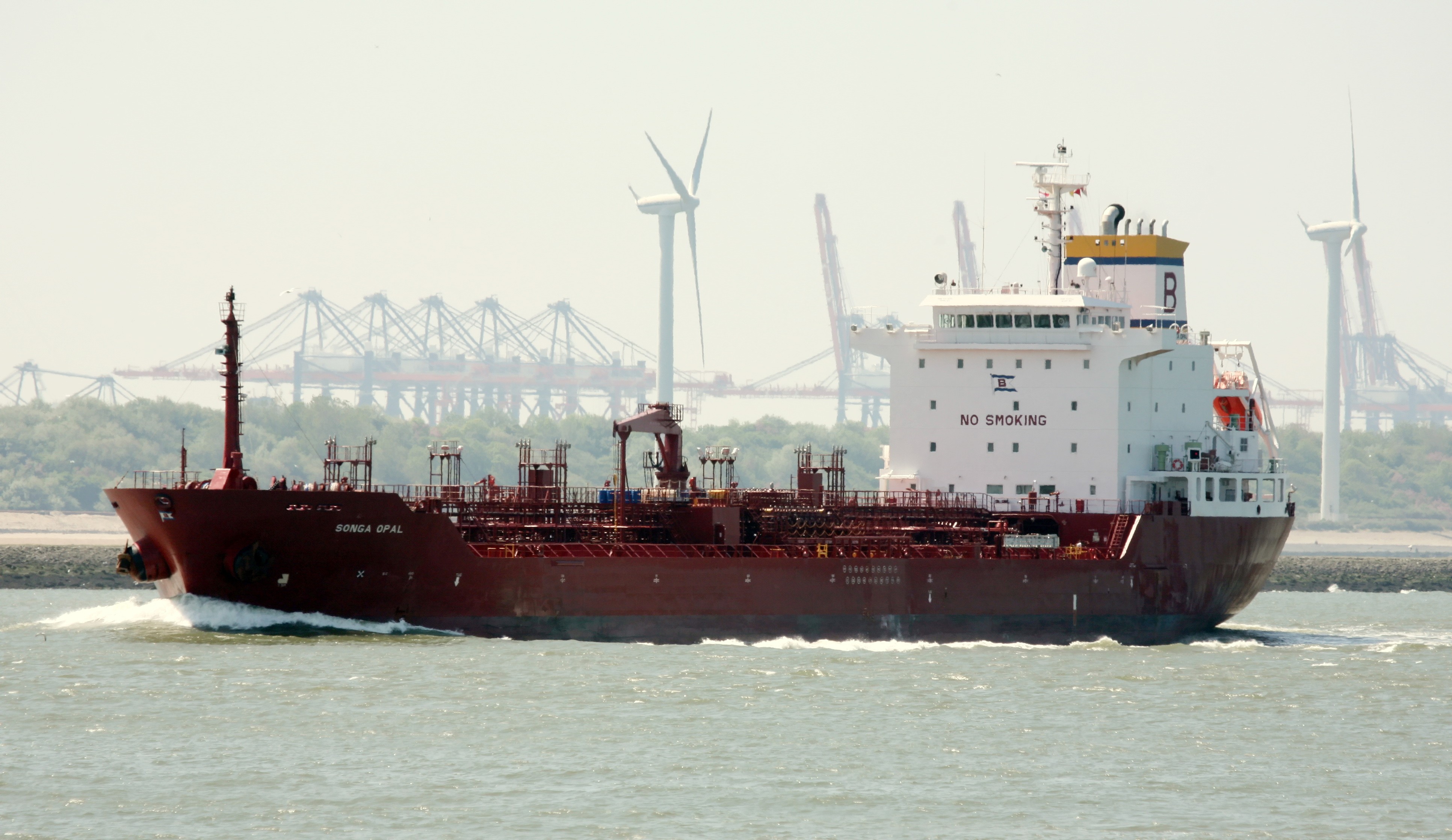 Transit: SONGA OPAL entering English South Coast at The Dover Strait