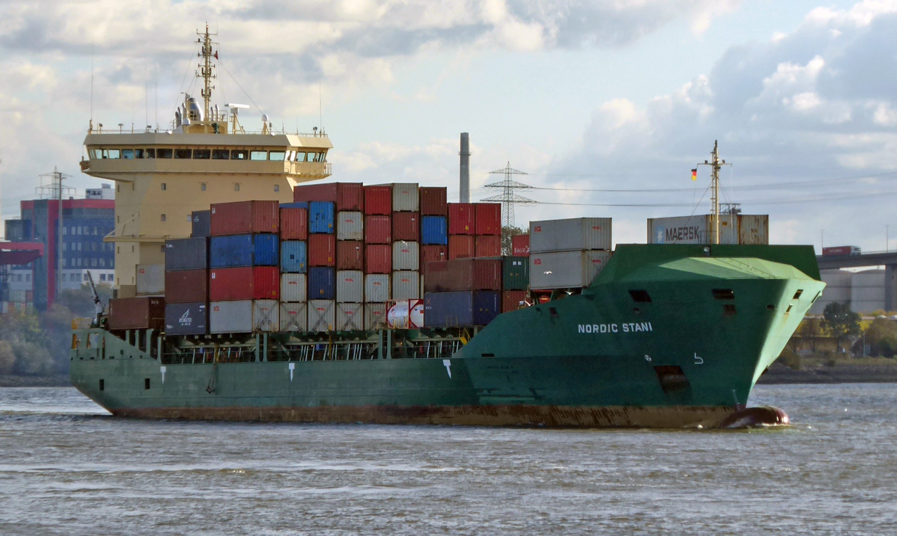 Transit: X-PRESS AGILITY entering English South Coast at The Dover Strait