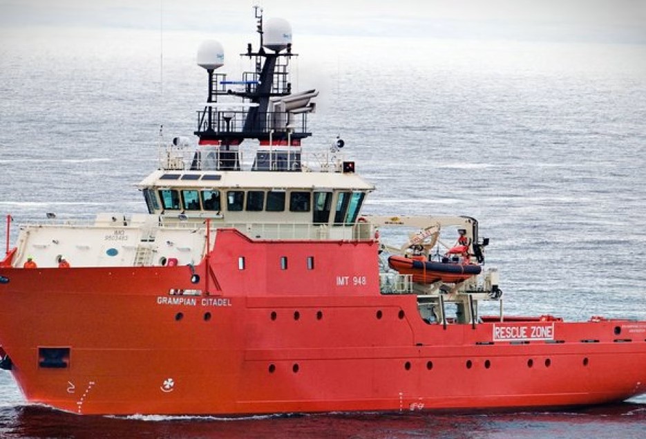  Scottish East Coast - GRAMPIAN CITADEL transiting Aberdeenshire Coast