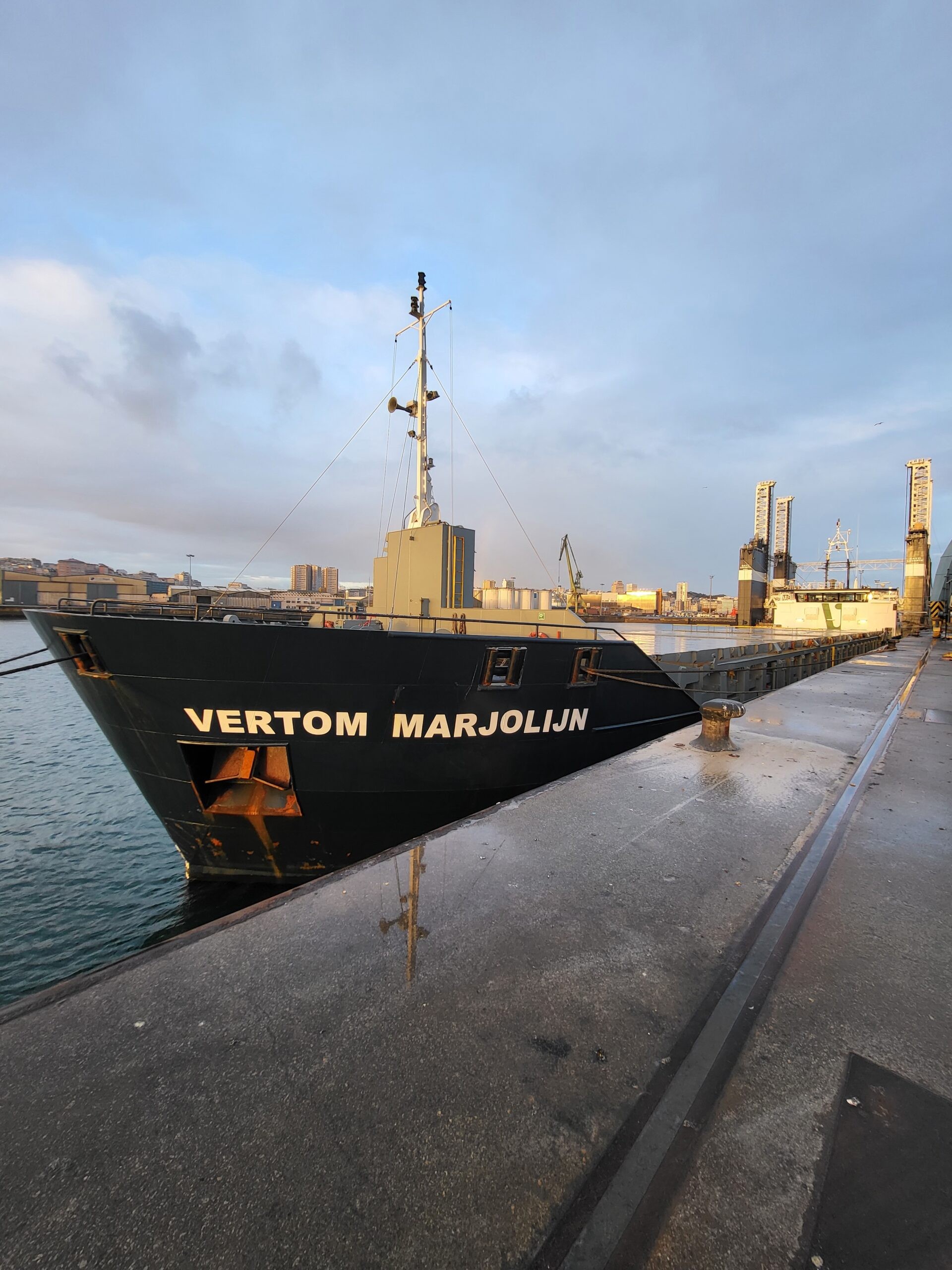 Transit: VERTOM MARJOLIJN     entering English South Coast at The Dover Strait
