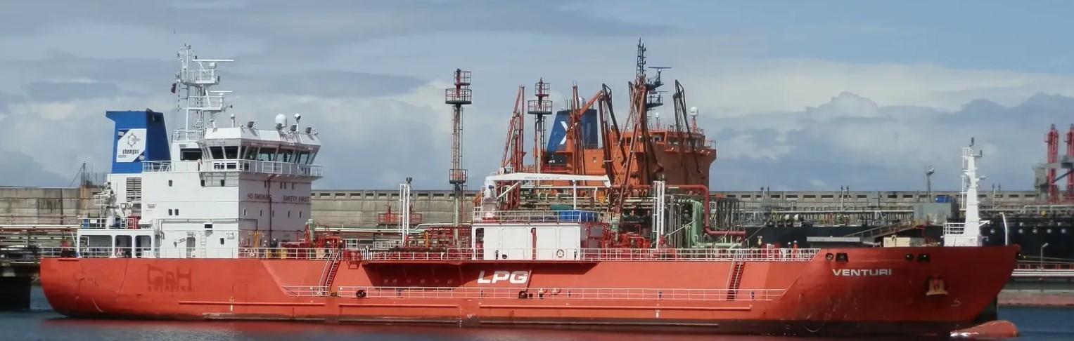  Irish Sea - VENTURI              transiting Irish Sea off Anglesey