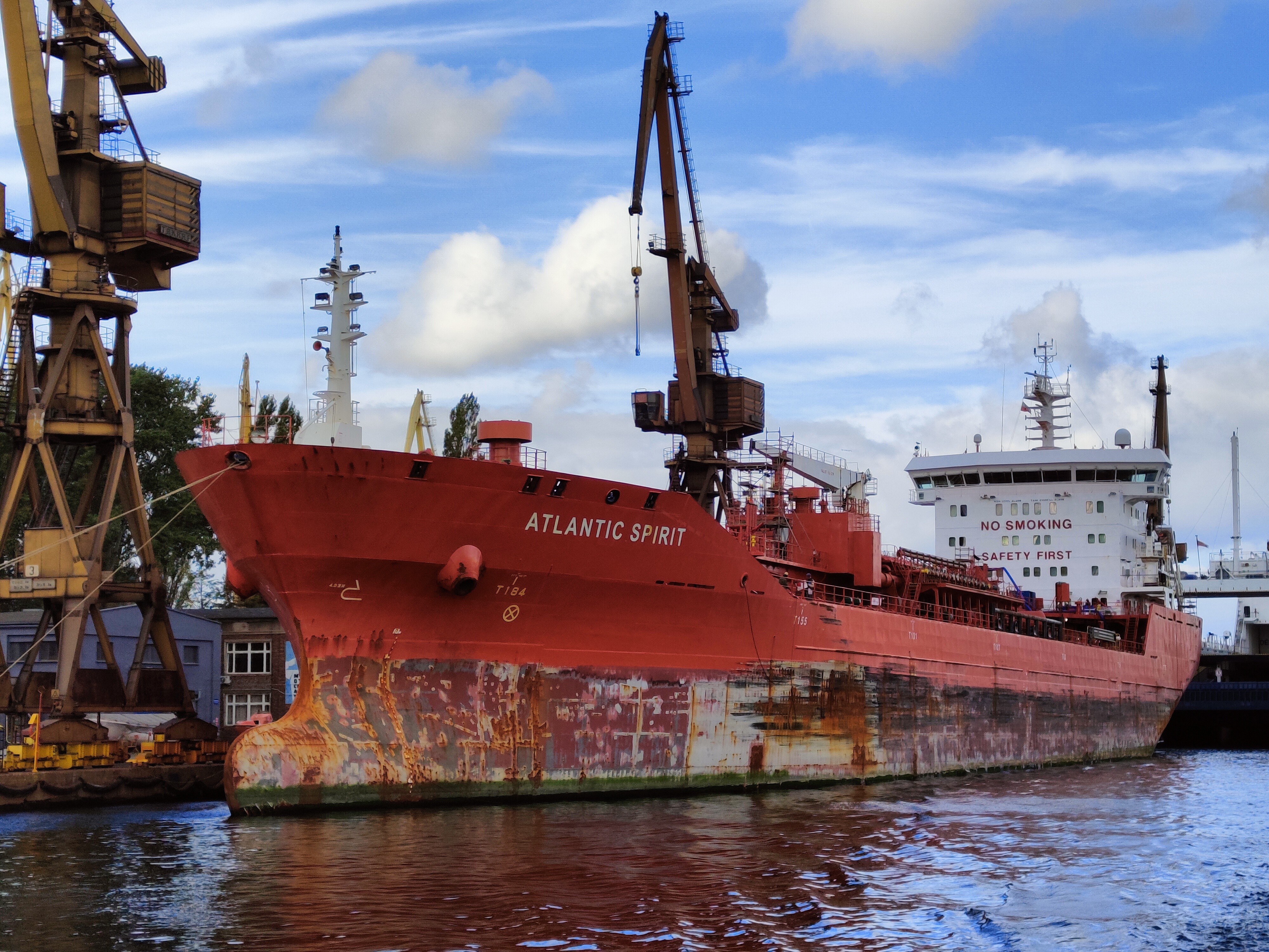 Transit: SONGA ATLAS          entering English South Coast at The Dover Strait