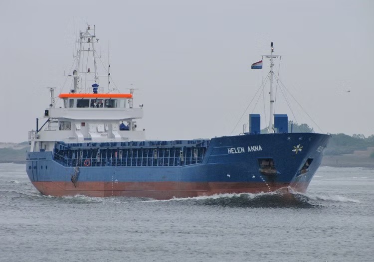 Humber Arrival: HELEN ANNA