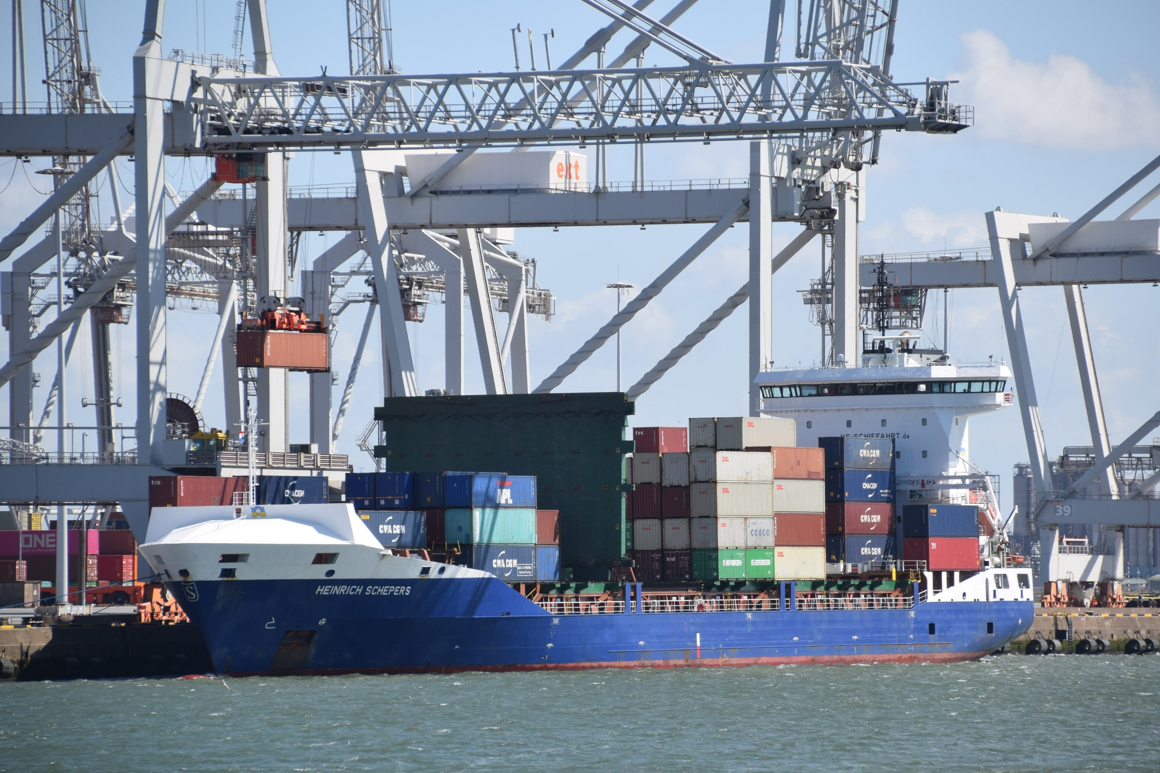 Thames Departure: SAMSKIP TOUBKAL