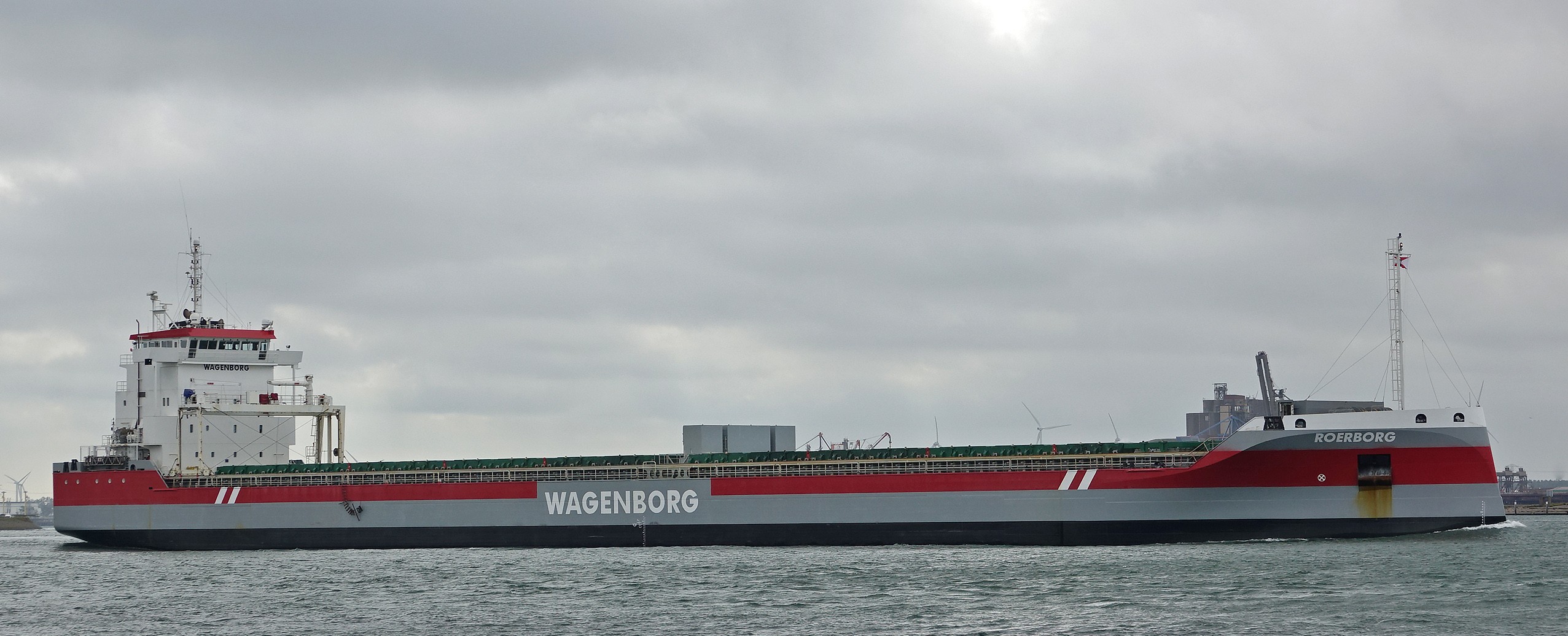 Transit: ROERBORG entering English South Coast at The Dover Strait